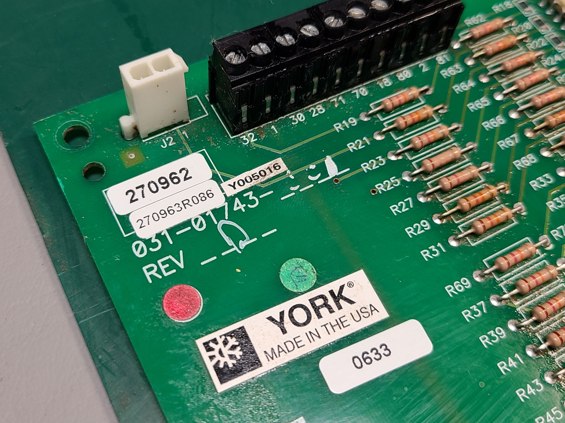 YORK CHILLER CONTROL BOARD - Image 3 of 3