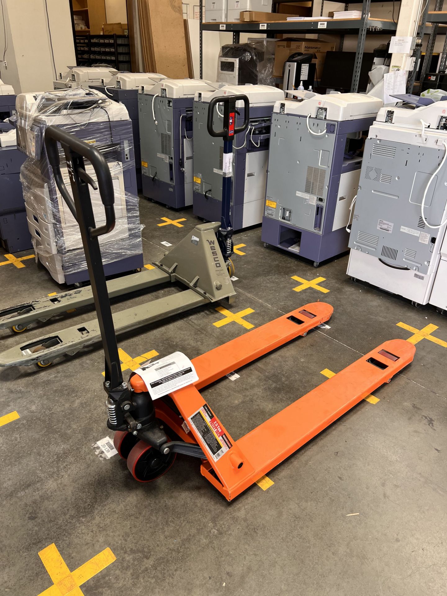 HAULMASTER 5000LB PALLET JACK