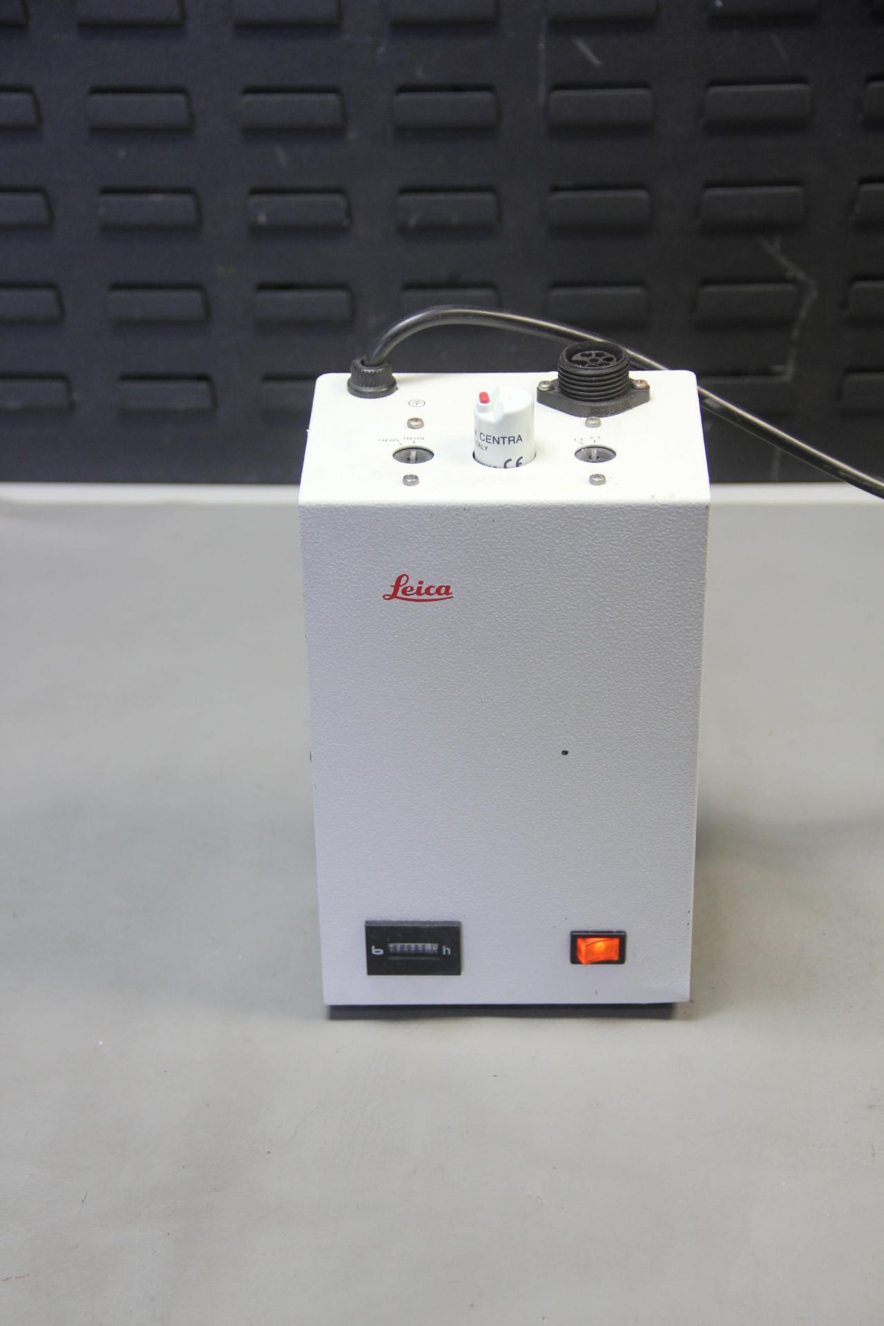 LEICA MICROSCOPE LIGHT SOURCE POWER SUPPLY