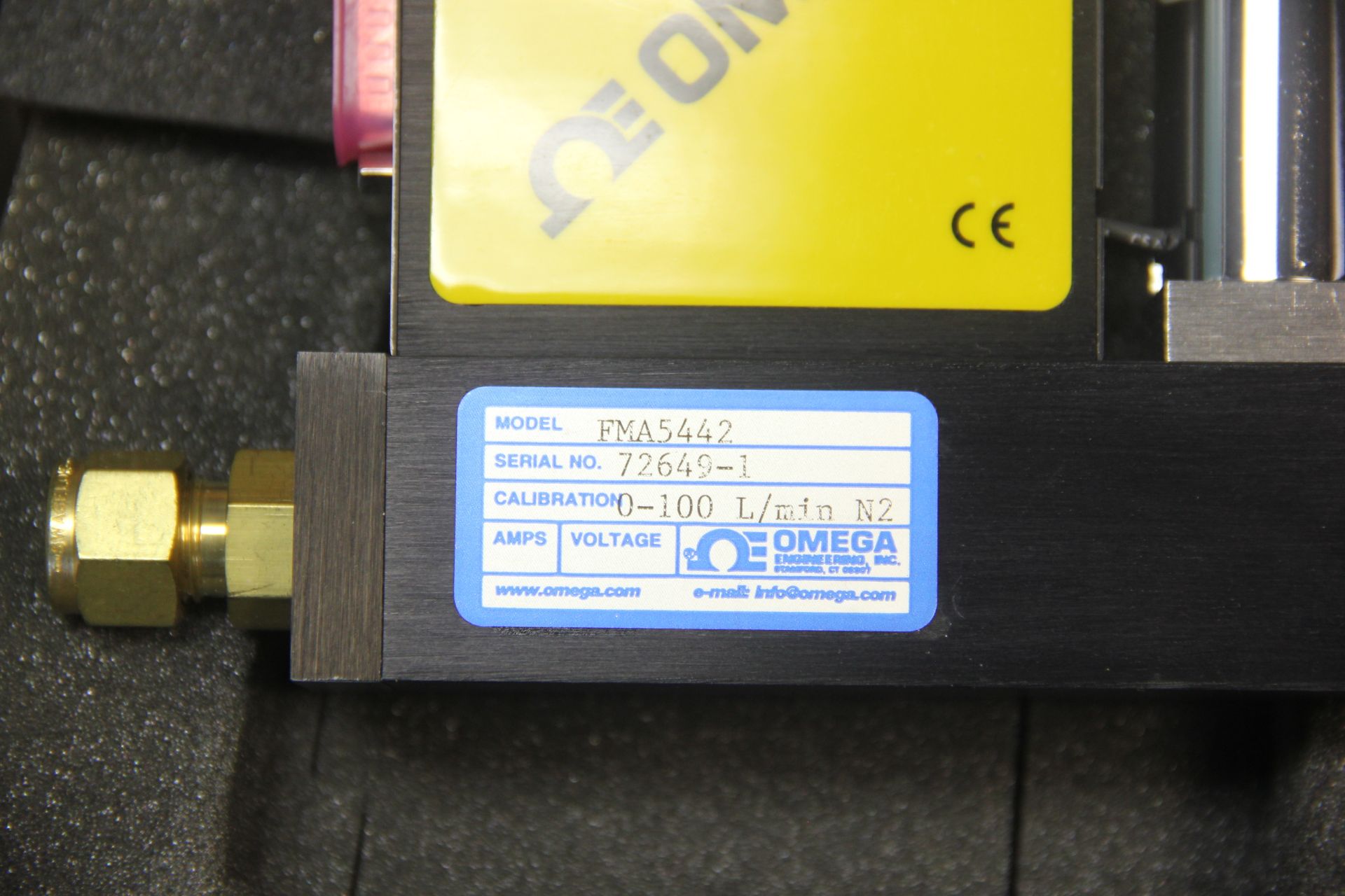 OMEGA MASS FLOW CONTROLLER IN BOX - Image 5 of 7