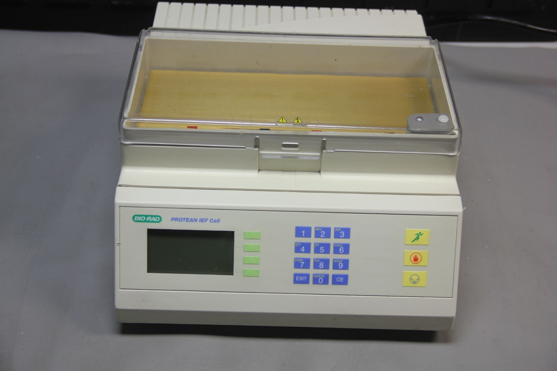 BIO-RAD PROTEAN IEF CELL ISOELECTRIC FOCUSER