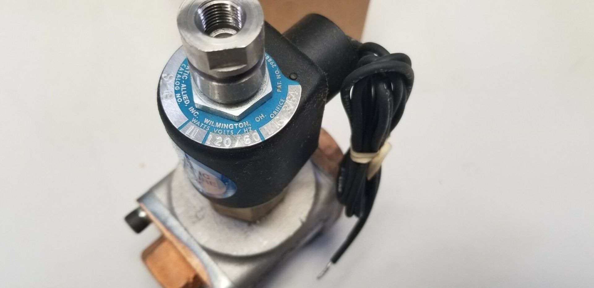 NEW AIRMATIC S-8 SOLENOID VALVE - Image 8 of 9