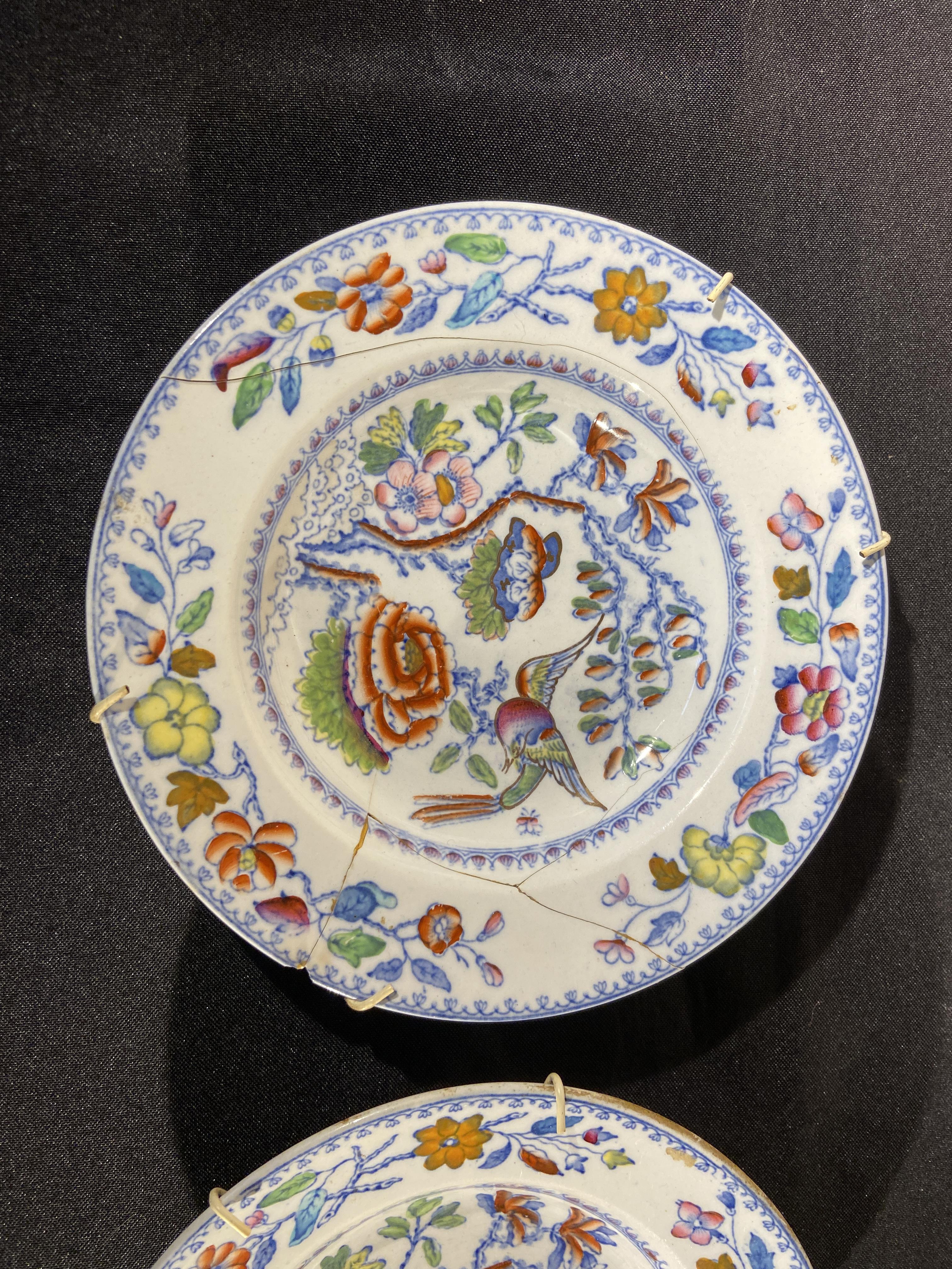 An early 19th century Davenport meat plate and a 'Heath' pattern blue and white meat plate - Image 9 of 10