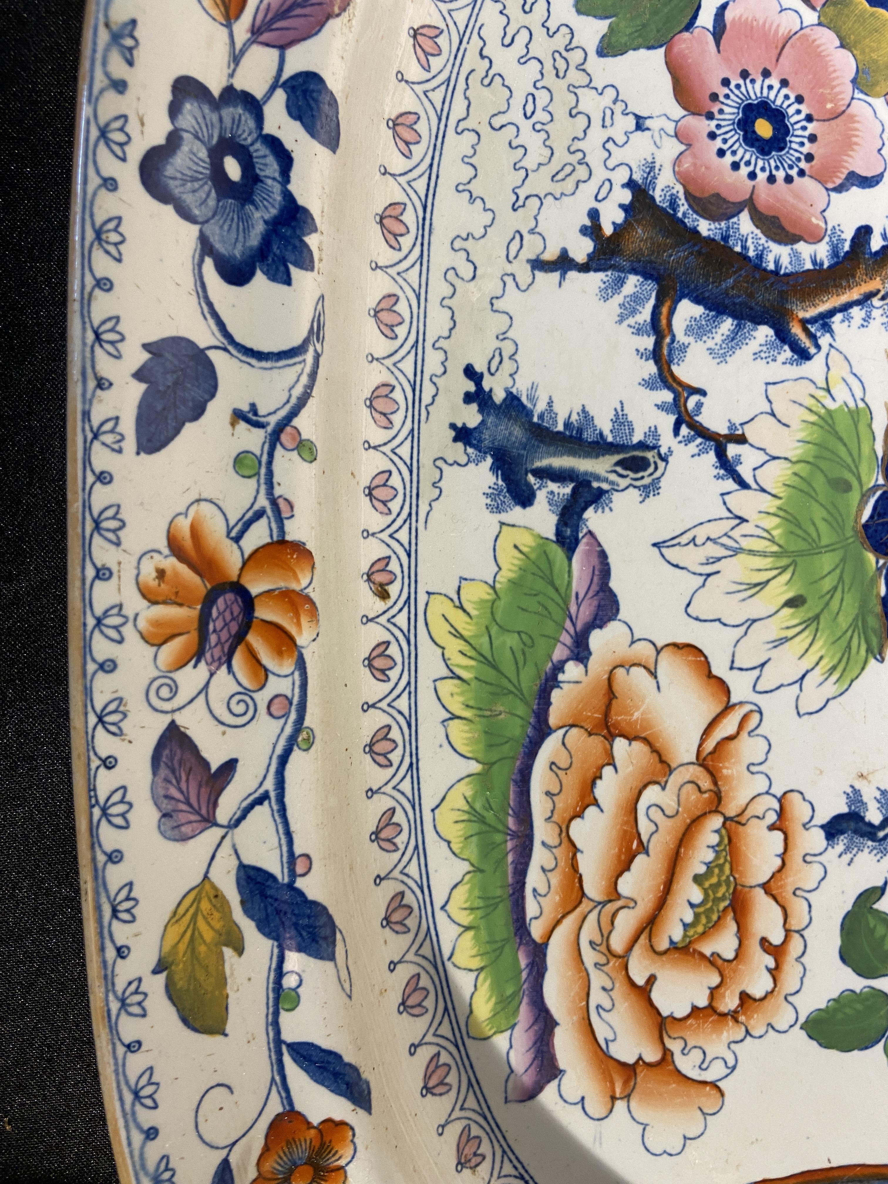 An early 19th century Davenport meat plate and a 'Heath' pattern blue and white meat plate - Image 6 of 10