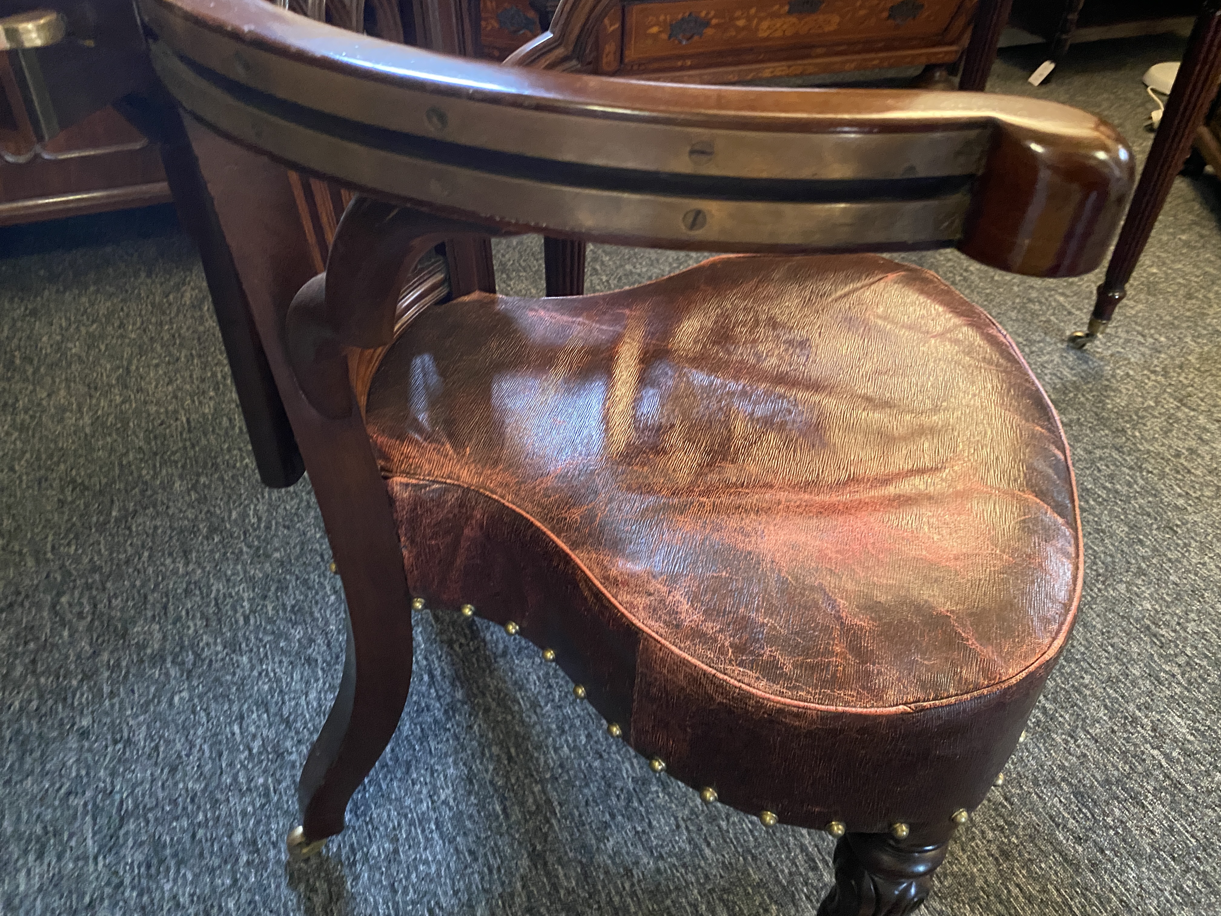 A George IV carved mahogany reading / library chair attributed to Morgan & Saunders - Image 15 of 27