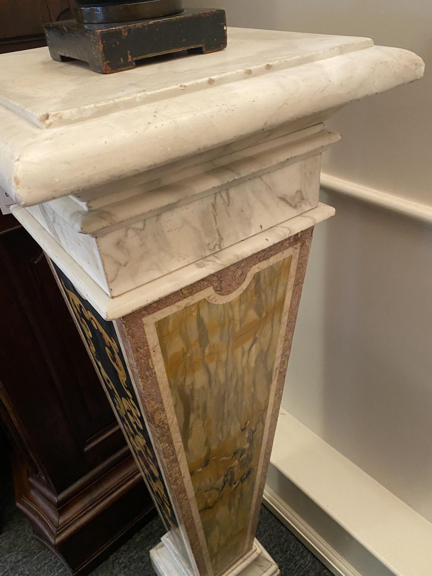 A pair of inlaid marble pedestals - Image 4 of 17