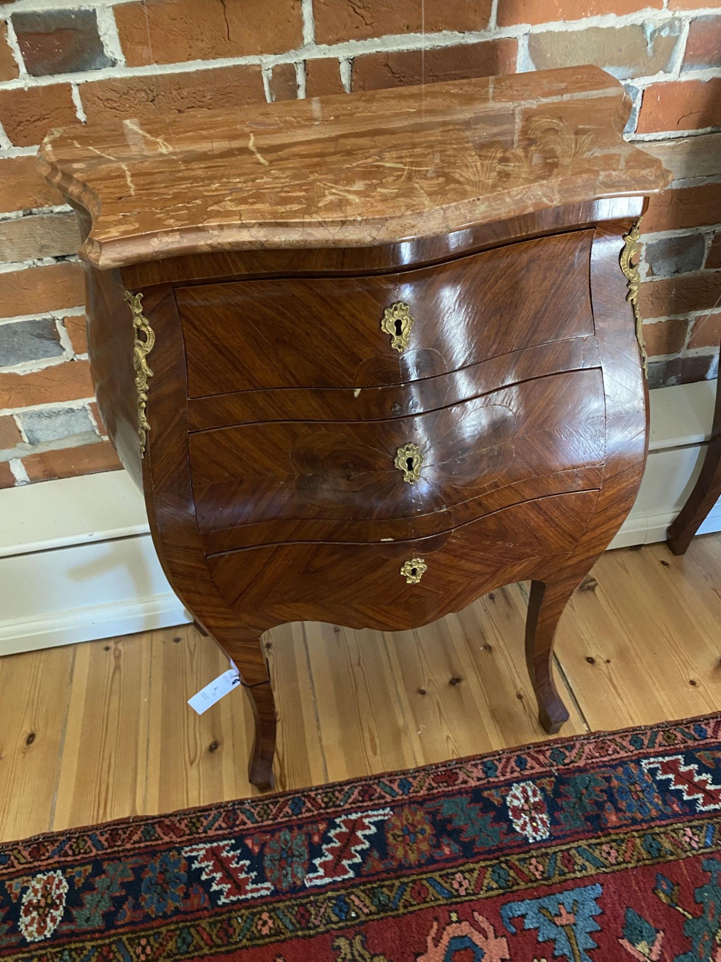 A pair of 19th century Italian kingwood and gilt bronze mounted commodes - Image 2 of 13