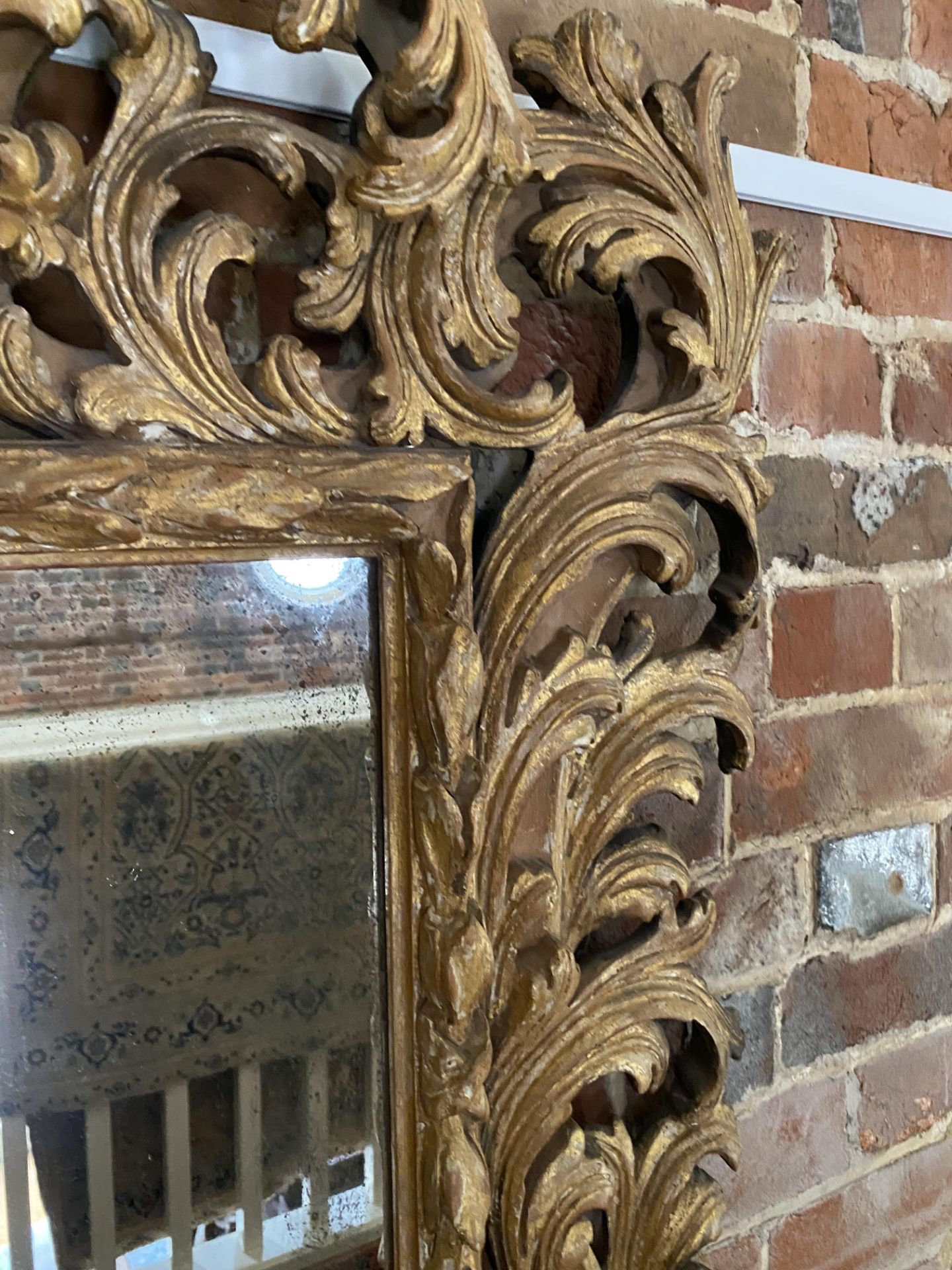 A pair of 17th century style Florentine carved gilt wood mirrors - Image 9 of 26