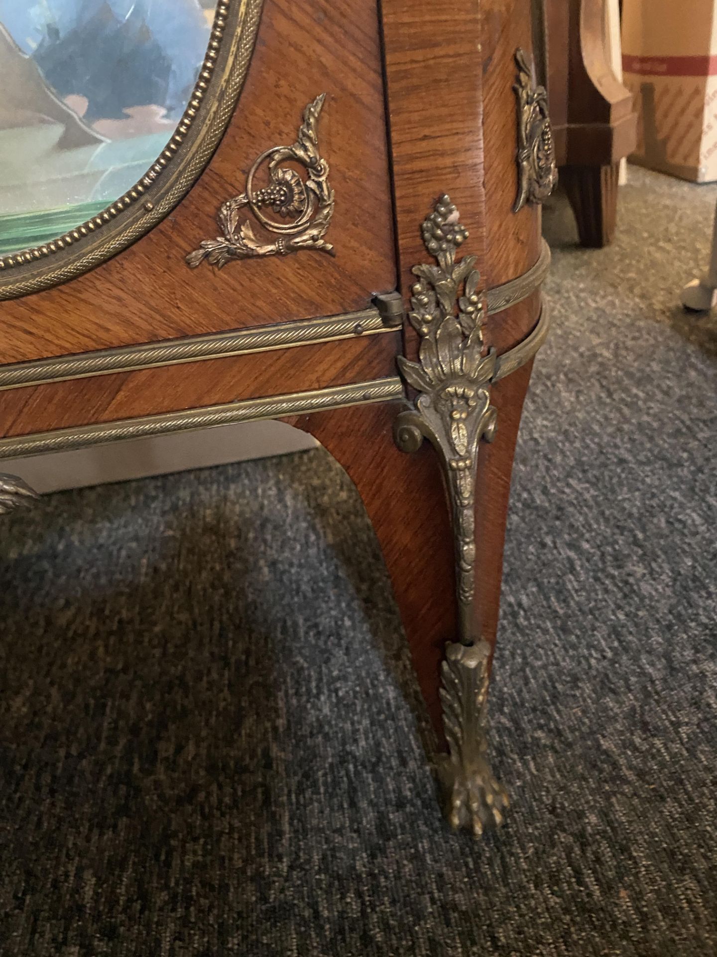 A 19th century French kingwood and gilt bronze mounted display cabinet - Image 10 of 15