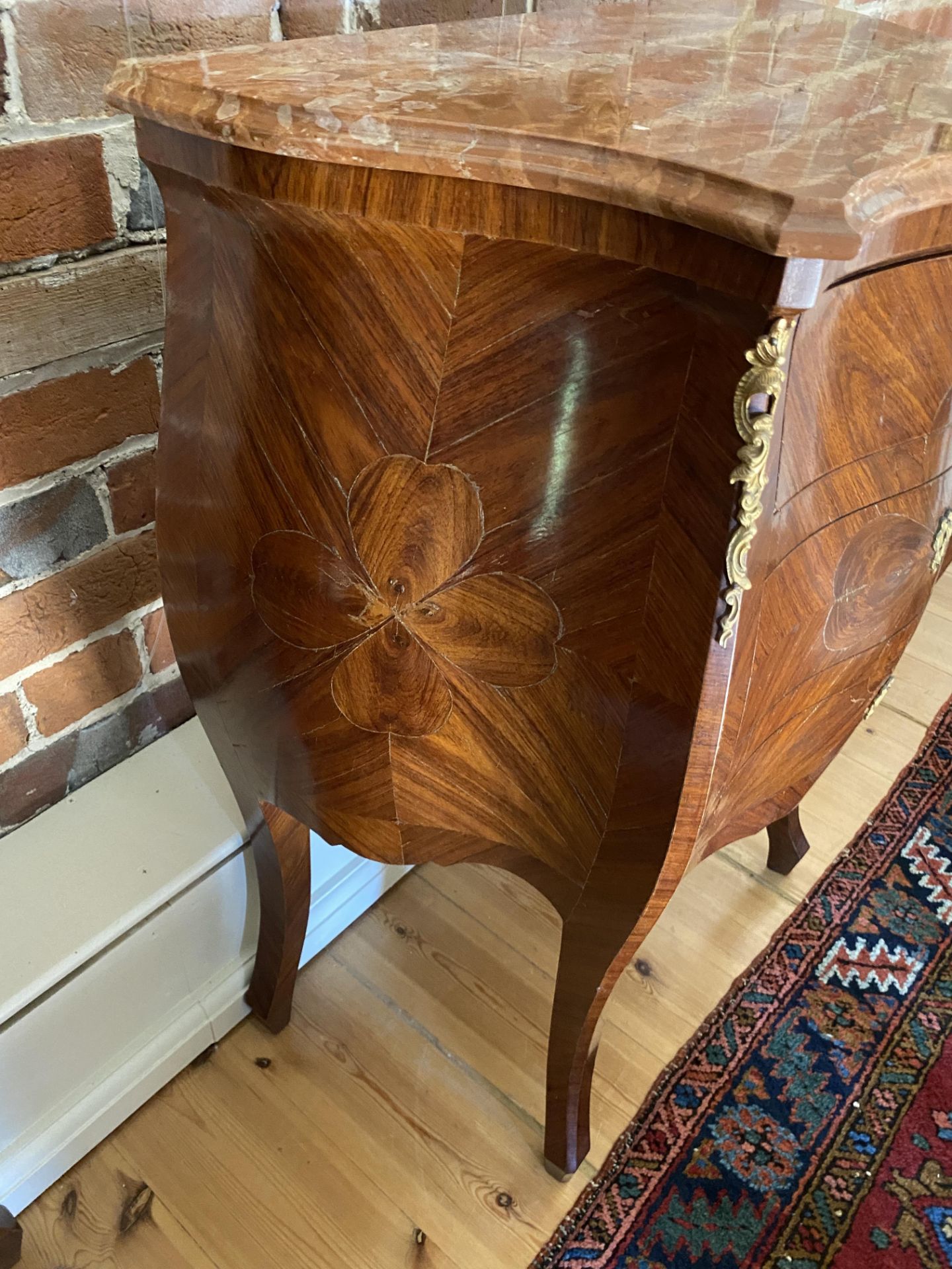 A pair of 19th century Italian kingwood and gilt bronze mounted commodes - Image 11 of 13