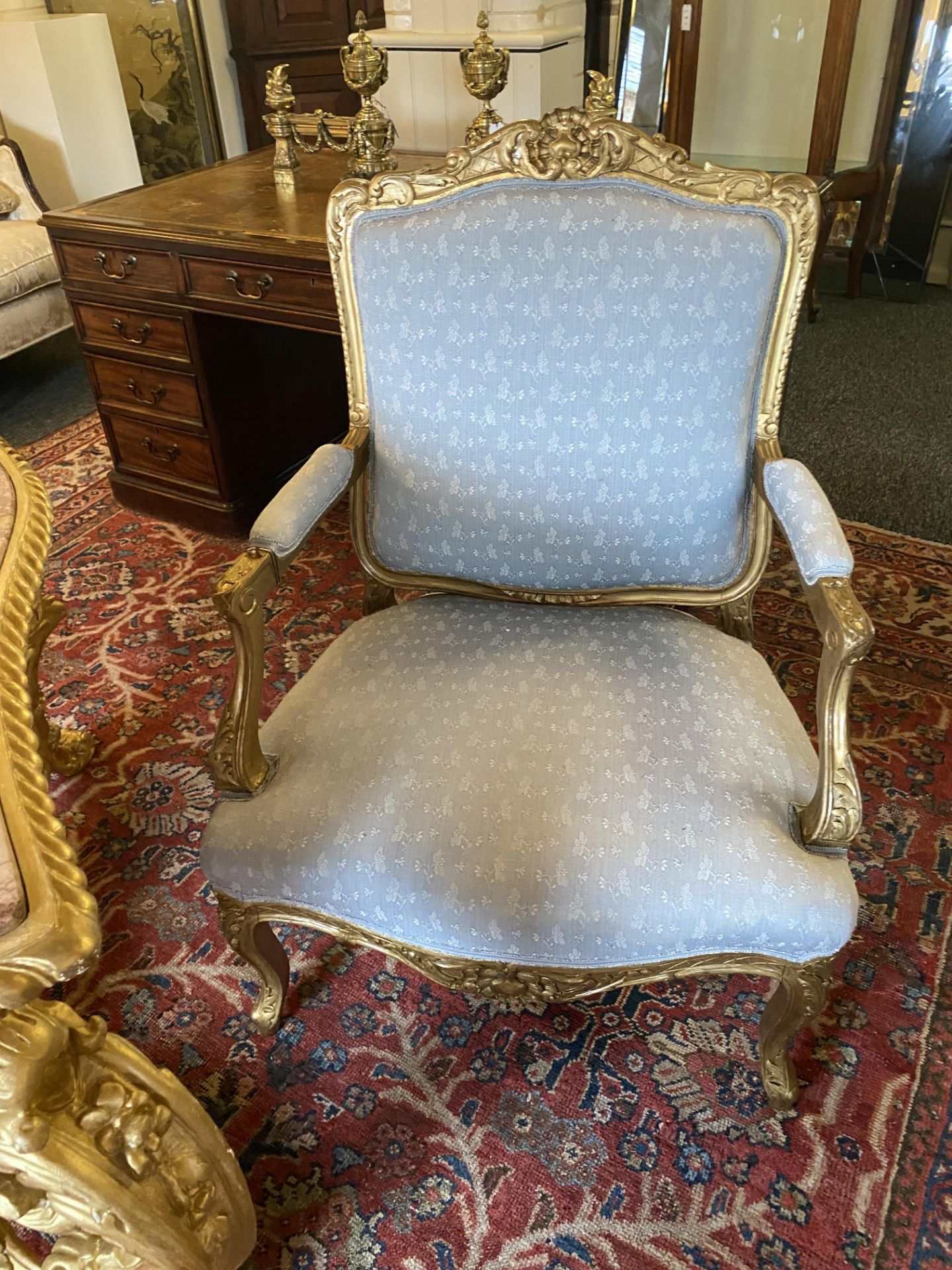 A pair of 20th century Louis XV style giltwood fauteuils - Image 2 of 11