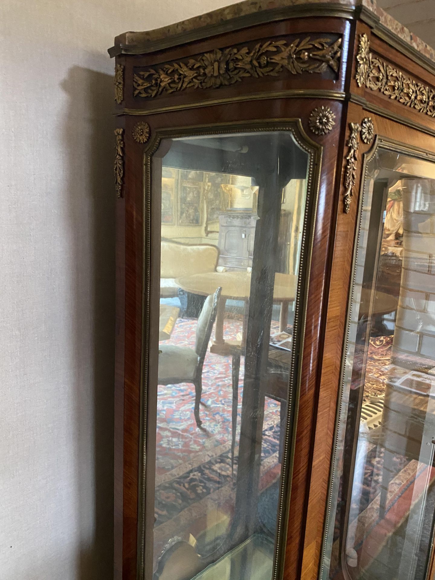 A 19th century French kingwood and gilt bronze mounted display cabinet - Image 14 of 15