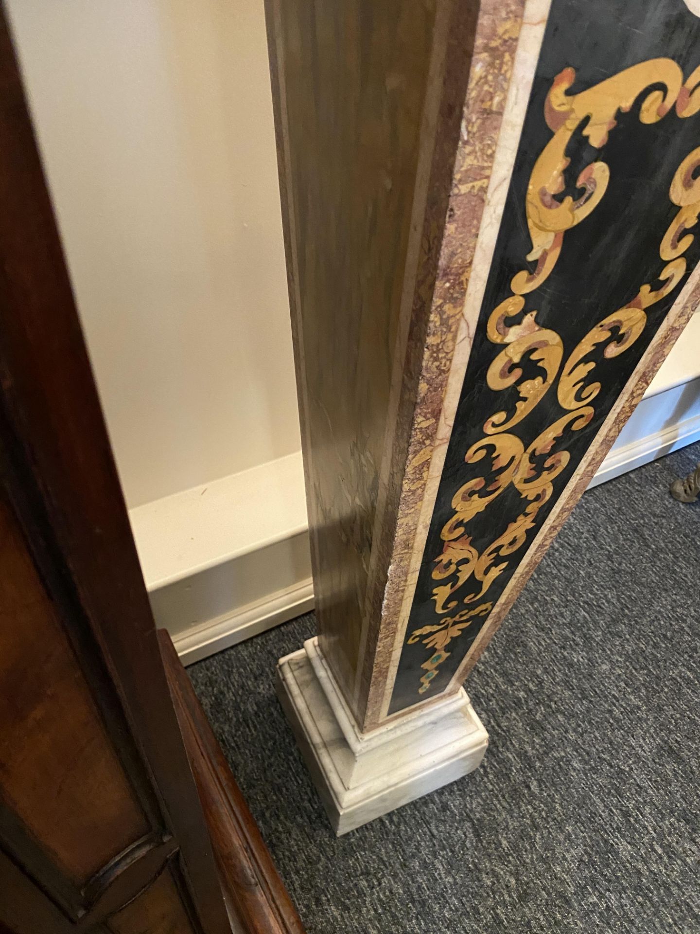A pair of inlaid marble pedestals - Image 9 of 17
