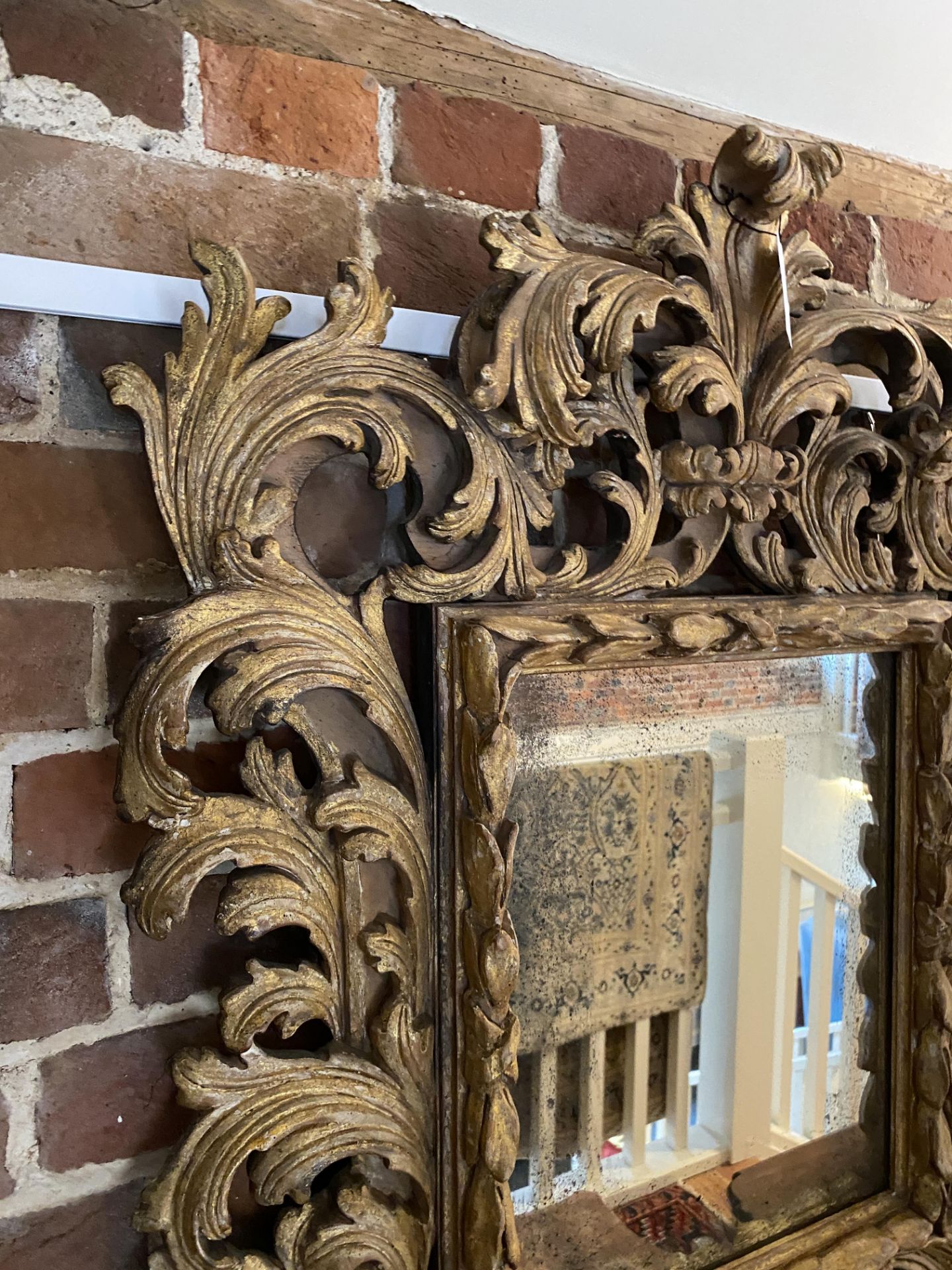 A pair of 17th century style Florentine carved gilt wood mirrors - Image 21 of 26