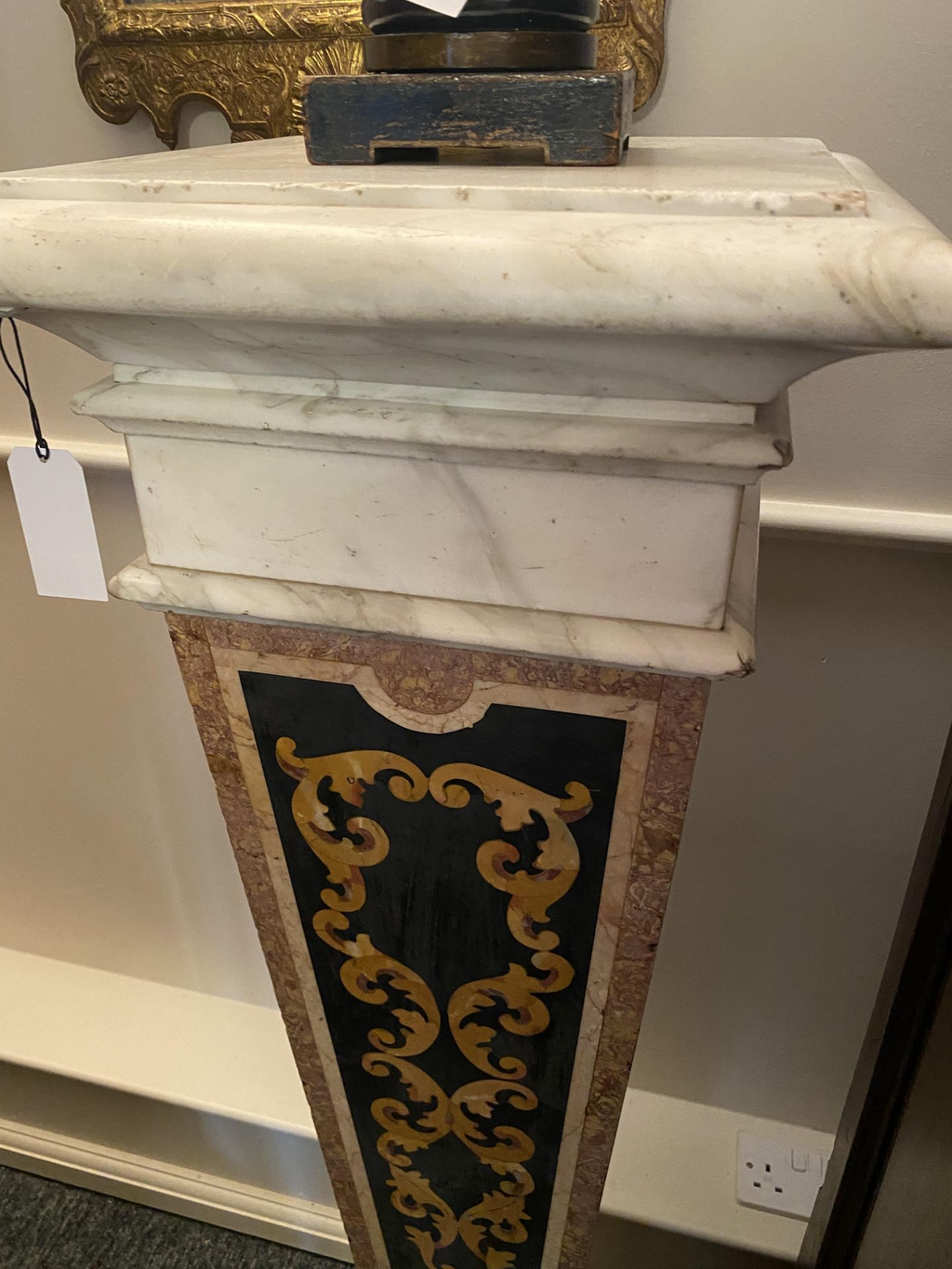 A pair of inlaid marble pedestals - Image 10 of 17