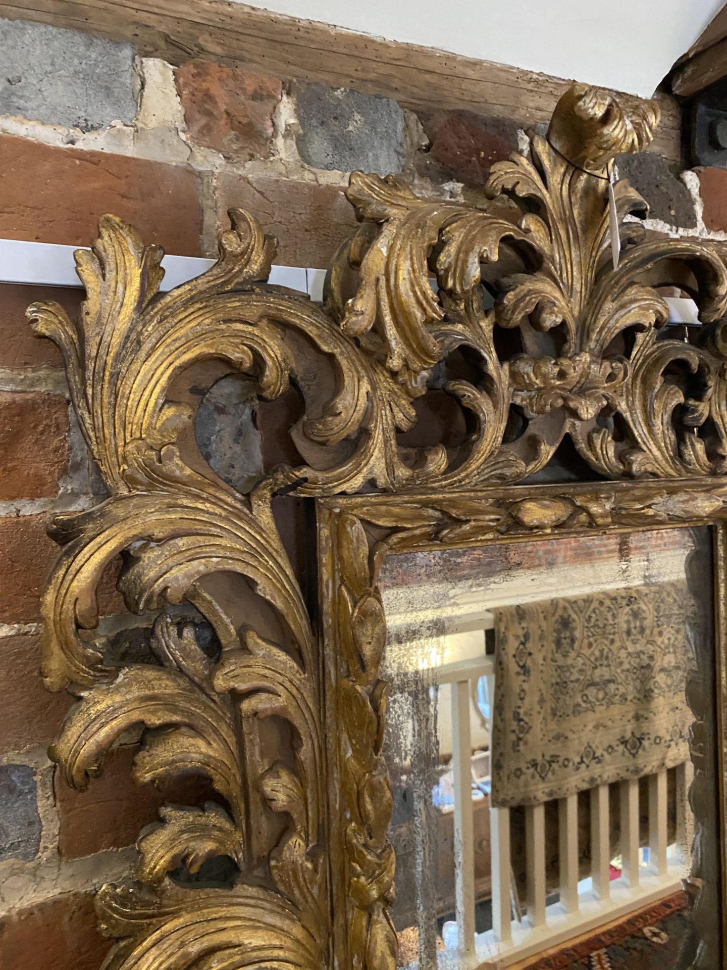 A pair of 17th century style Florentine carved gilt wood mirrors - Image 26 of 26