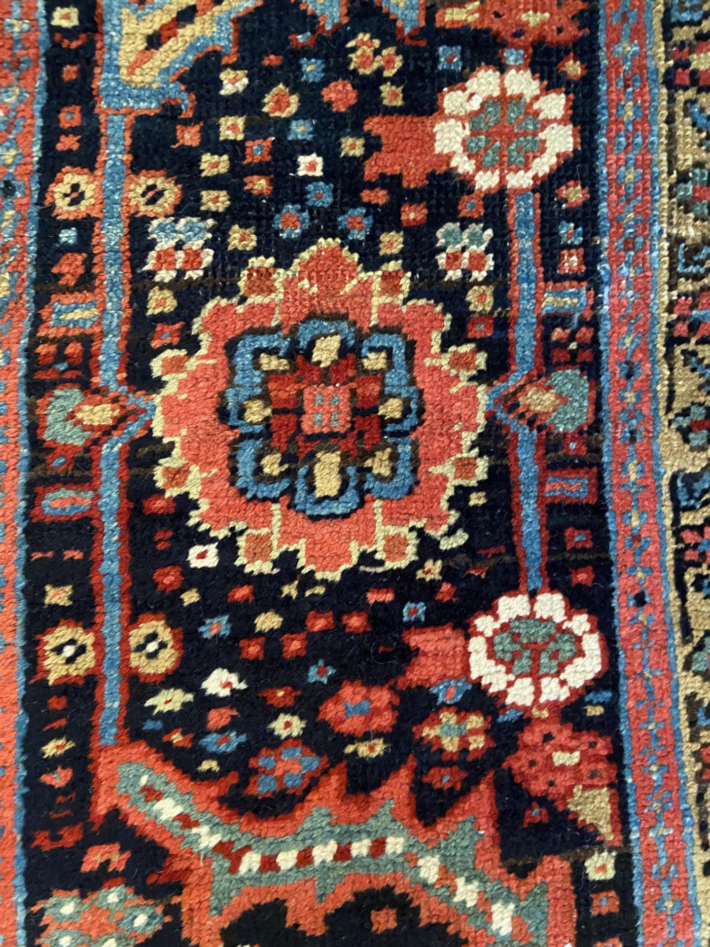 A Heriz Carpet, North West Persia, circa 1920 - Bild 7 aus 13