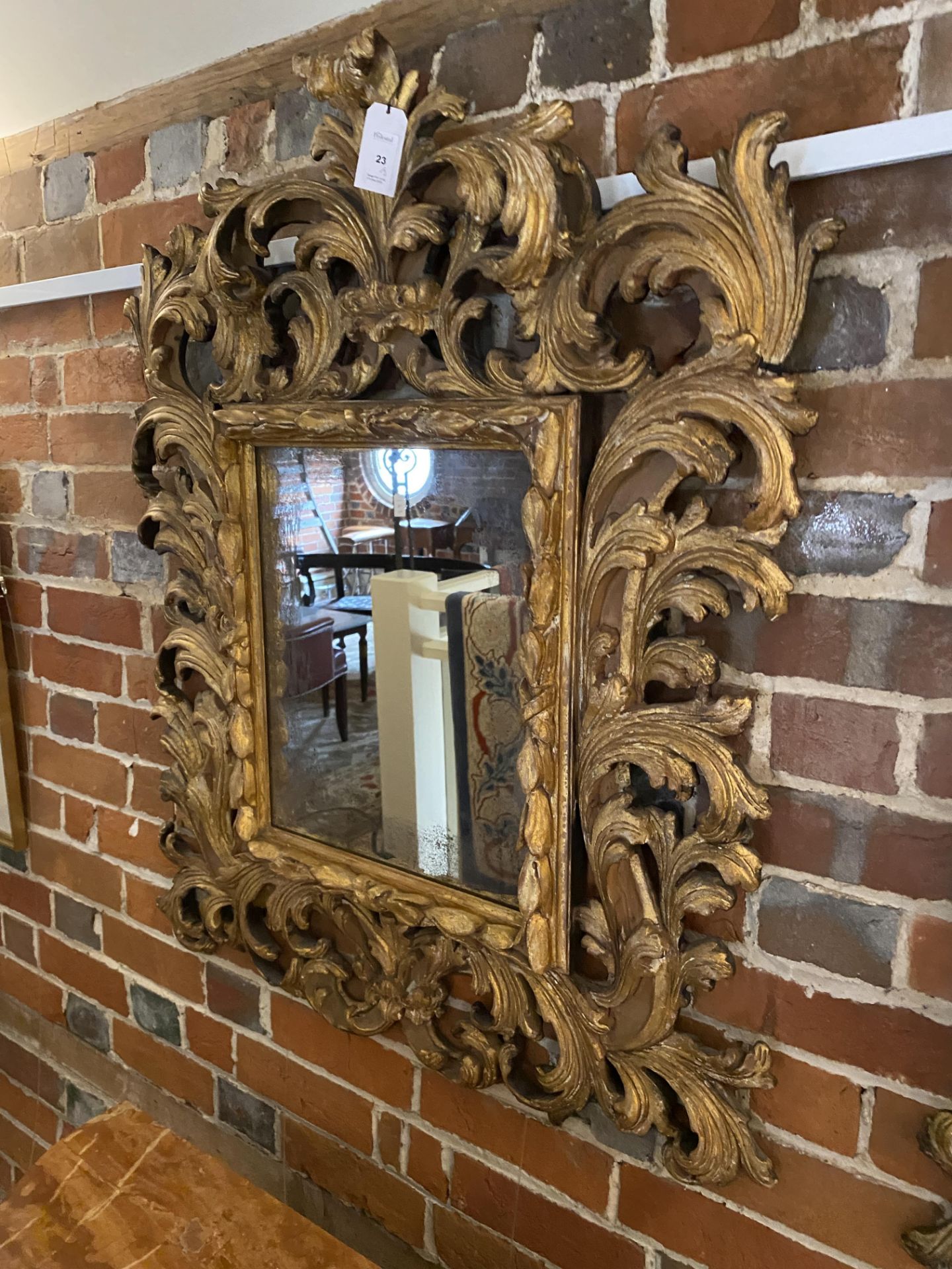 A pair of 17th century style Florentine carved gilt wood mirrors - Image 22 of 26