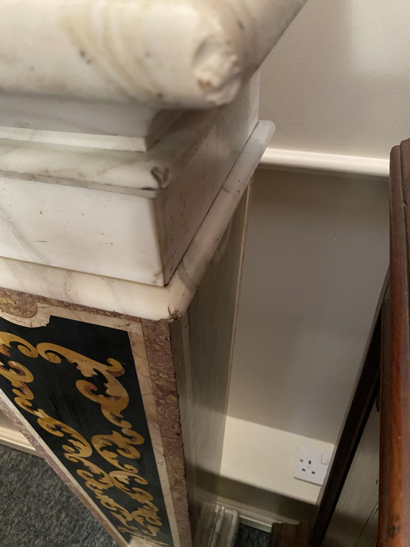 A pair of inlaid marble pedestals - Image 16 of 17