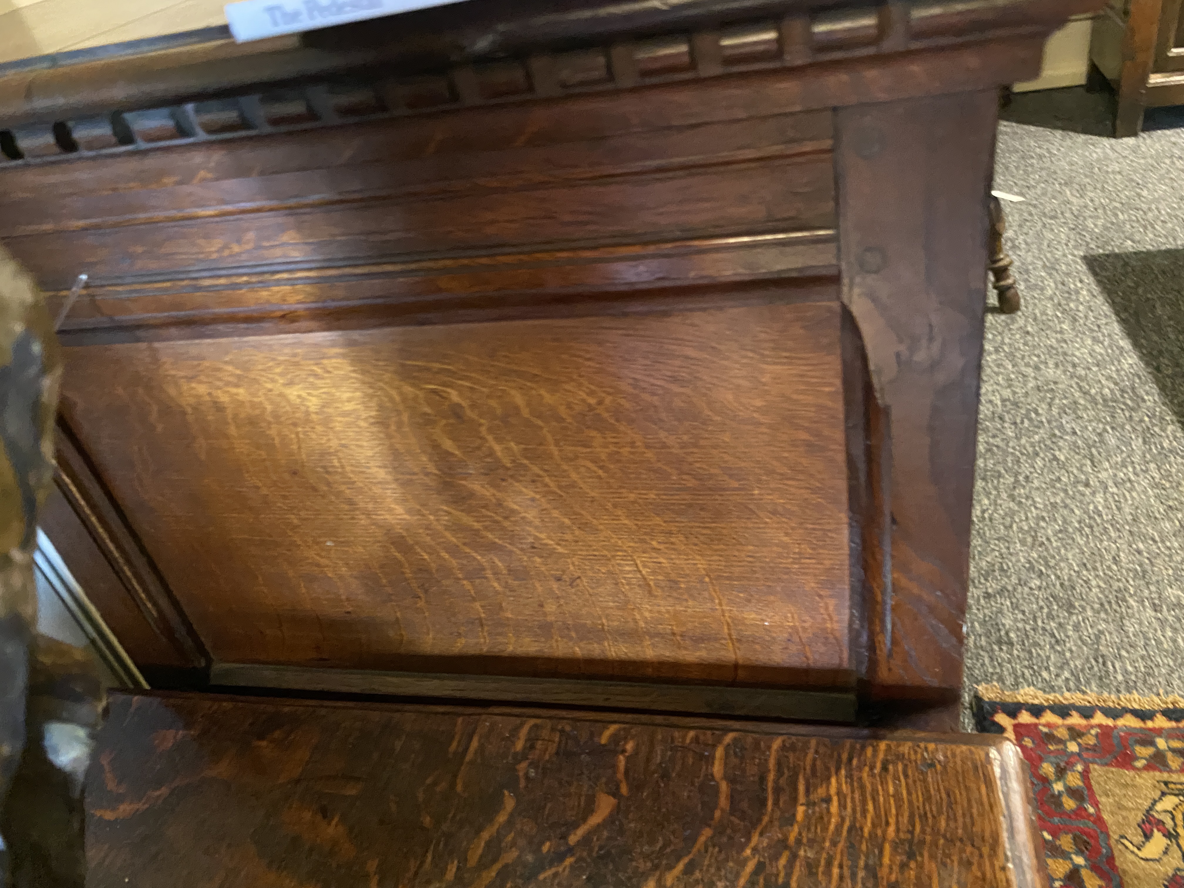 A late Victorian Arts & Crafts oak side cabinet - Image 10 of 11