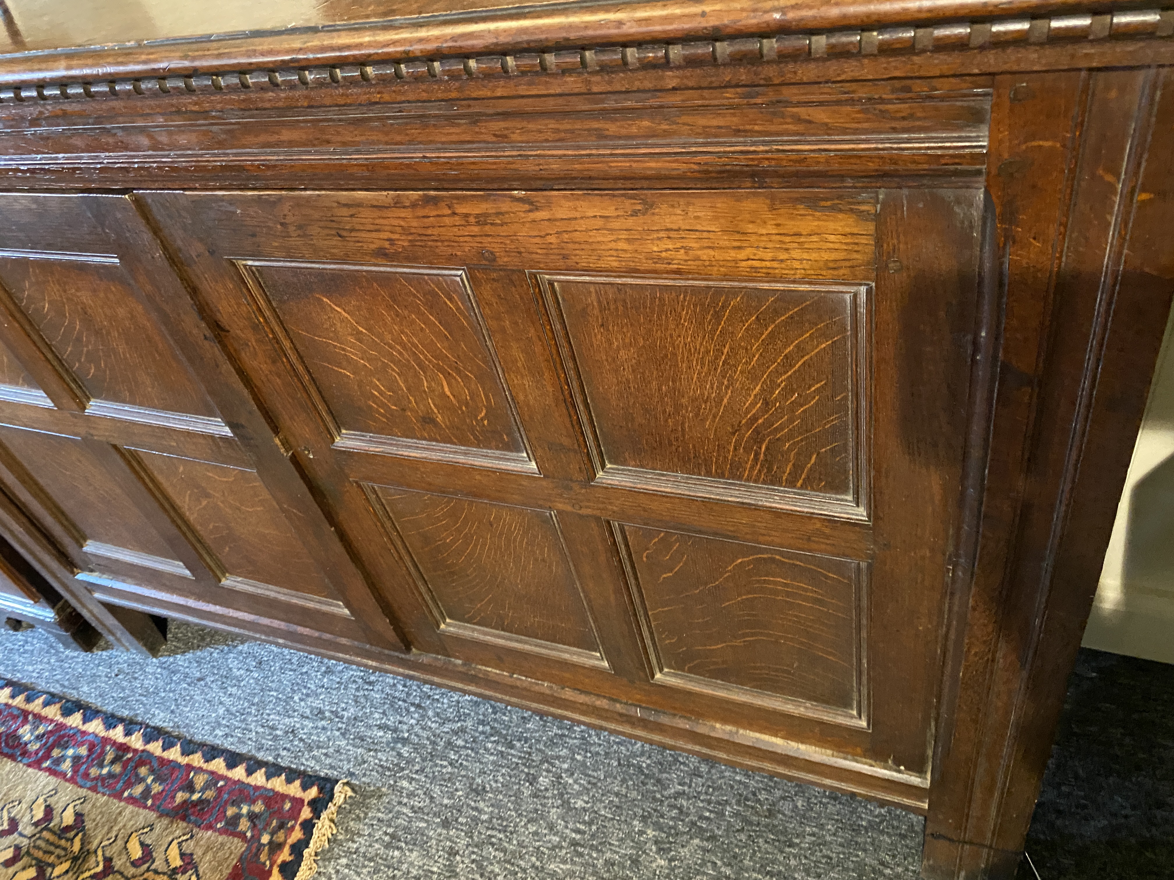 A late Victorian Arts & Crafts oak side cabinet - Image 6 of 11