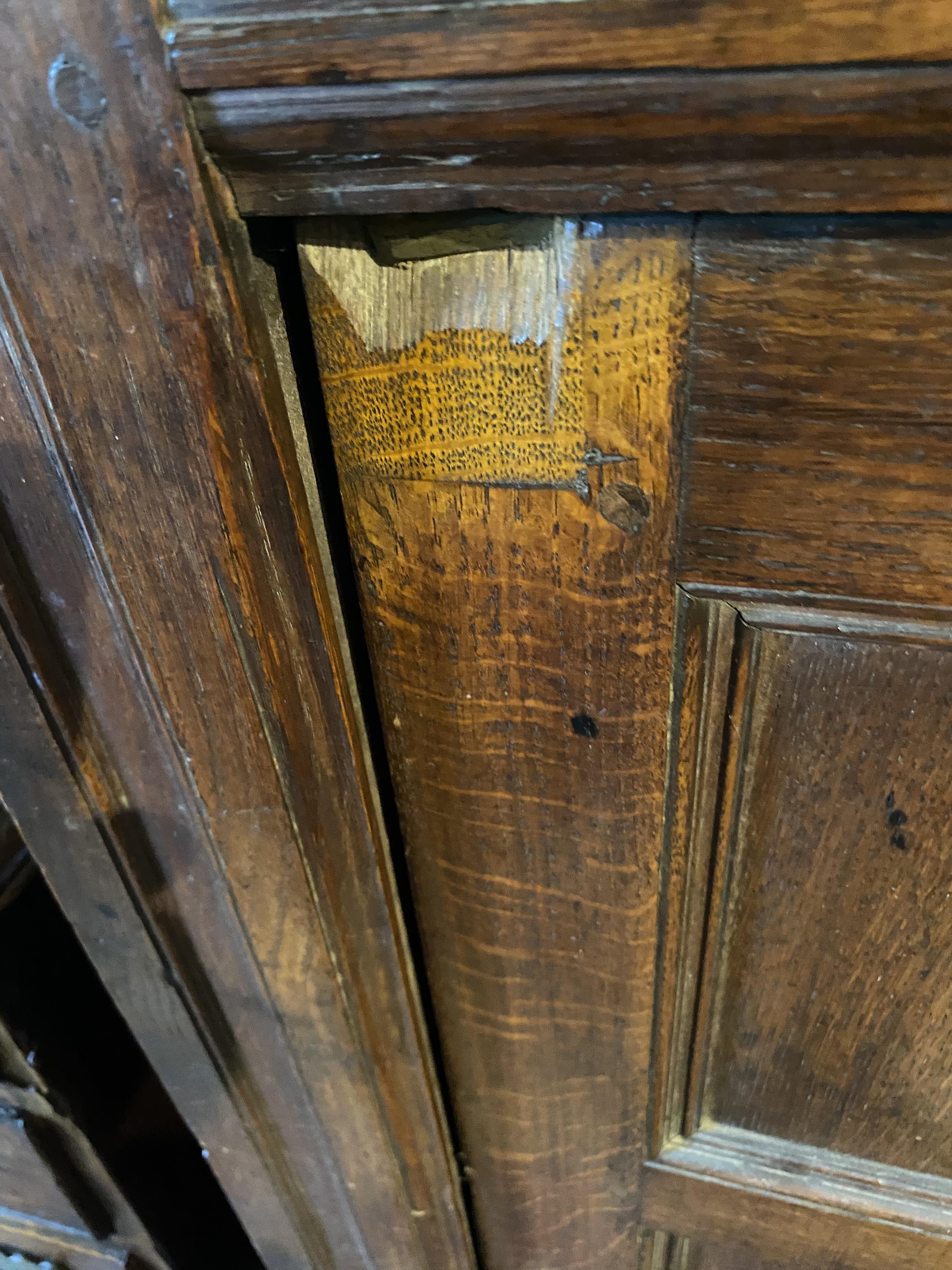 A late Victorian Arts & Crafts oak side cabinet - Image 8 of 11
