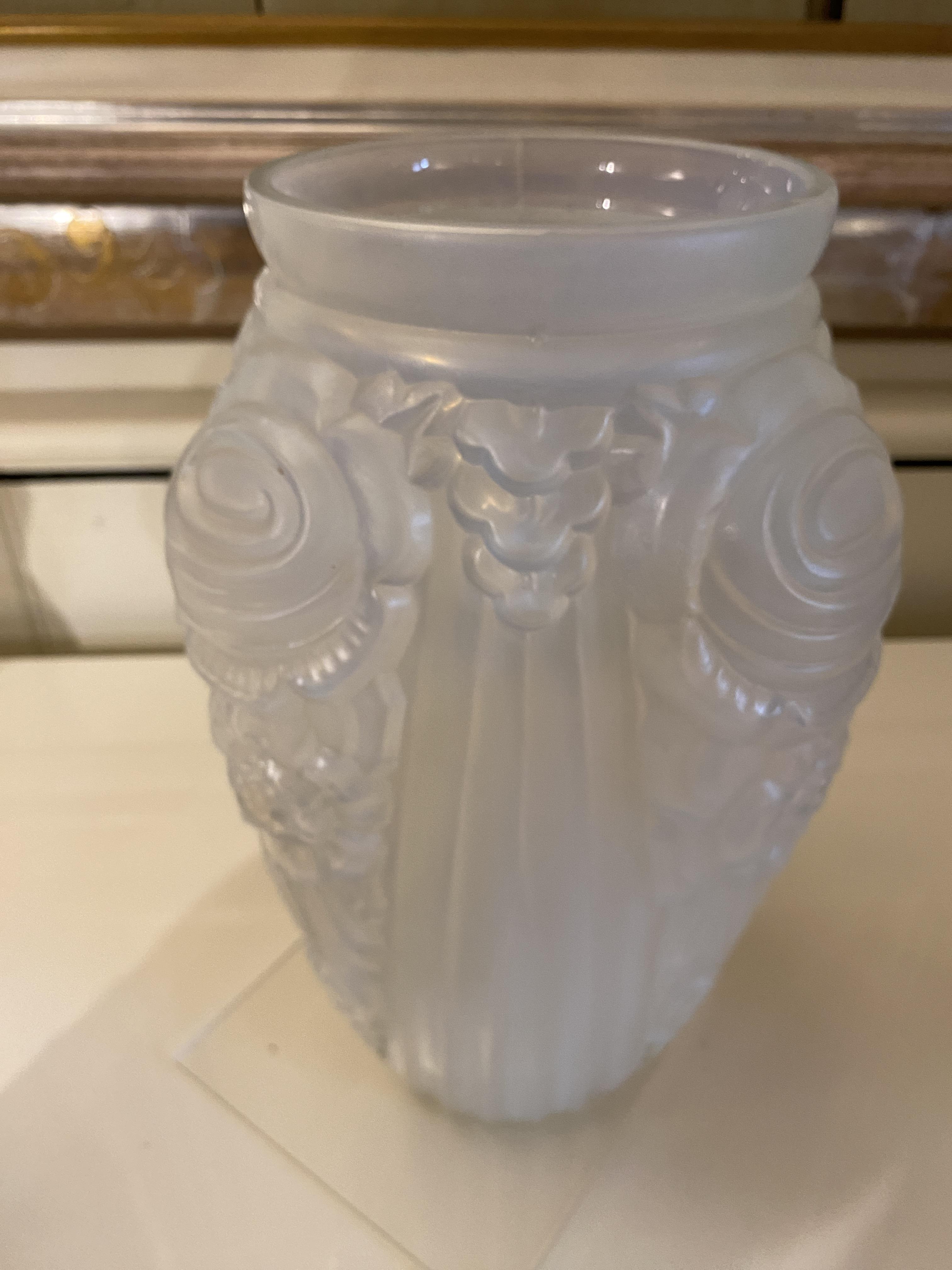 A pair of French Art Deco moulded opalescent glass vases, possibly by Sabina - Image 12 of 15