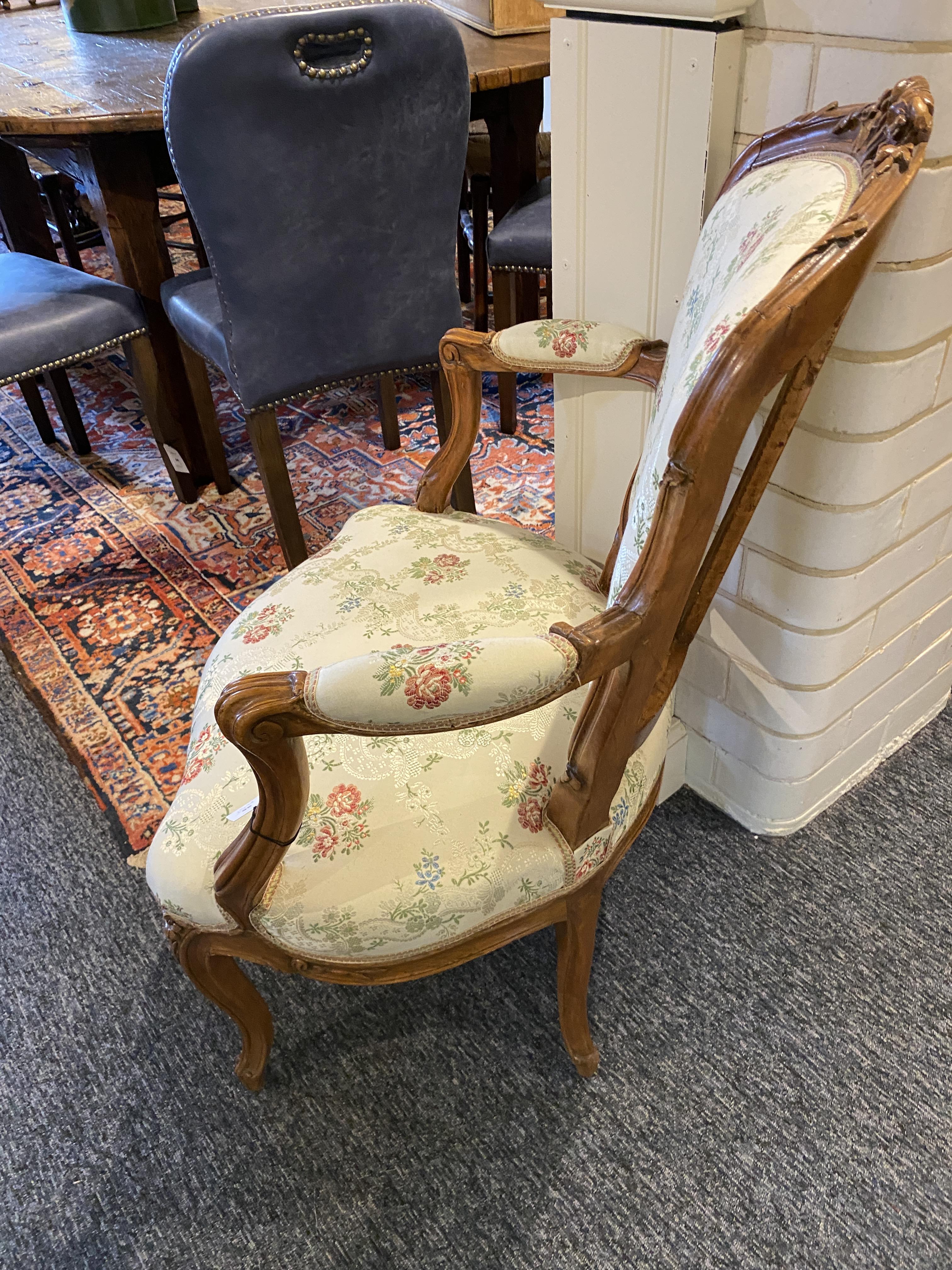 A pair of 19th century French Louis XV style walnut carved fauteuils / open armchairs - Image 4 of 6