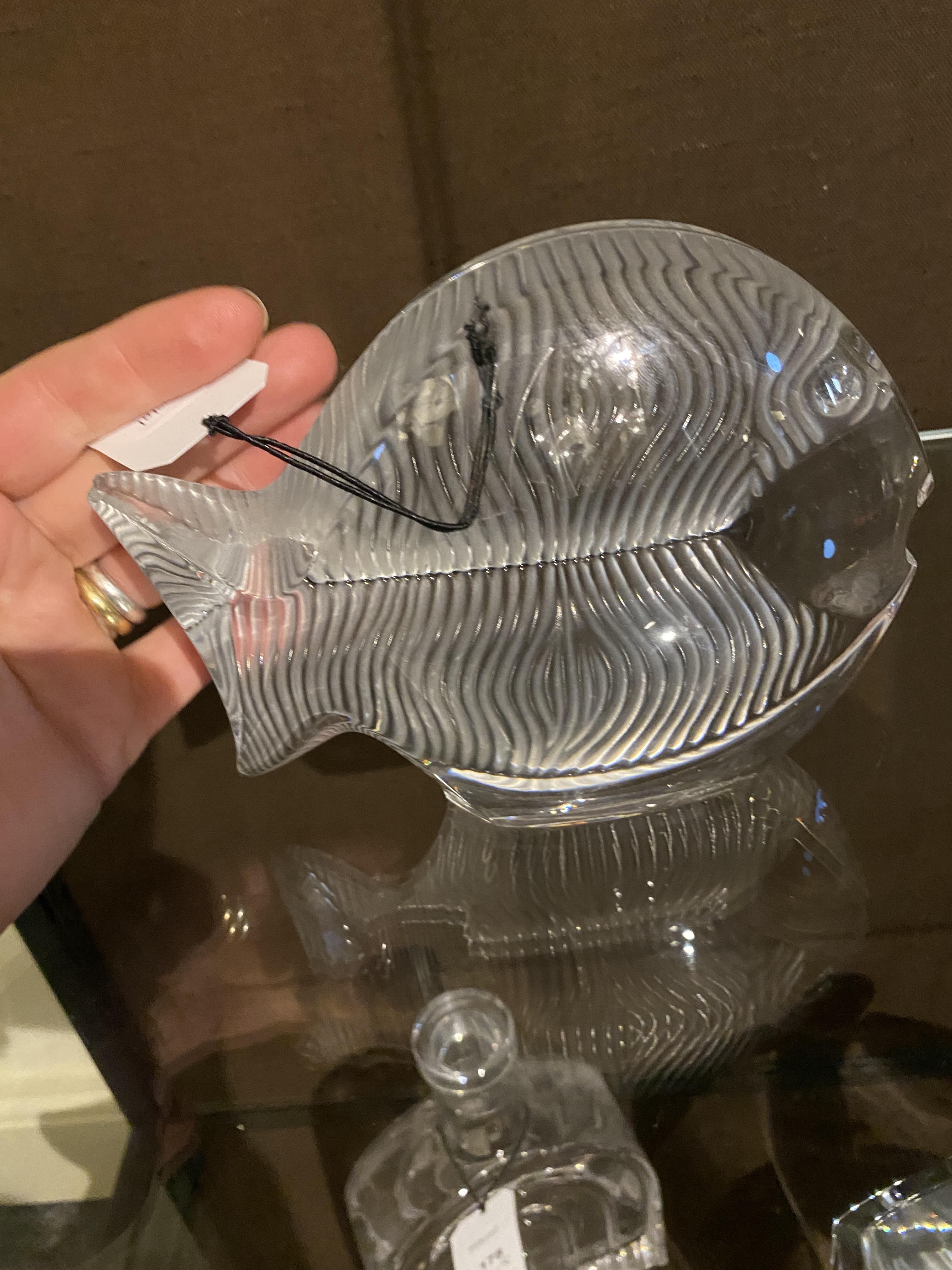 A group of six late 20th century glass fish - Image 4 of 26