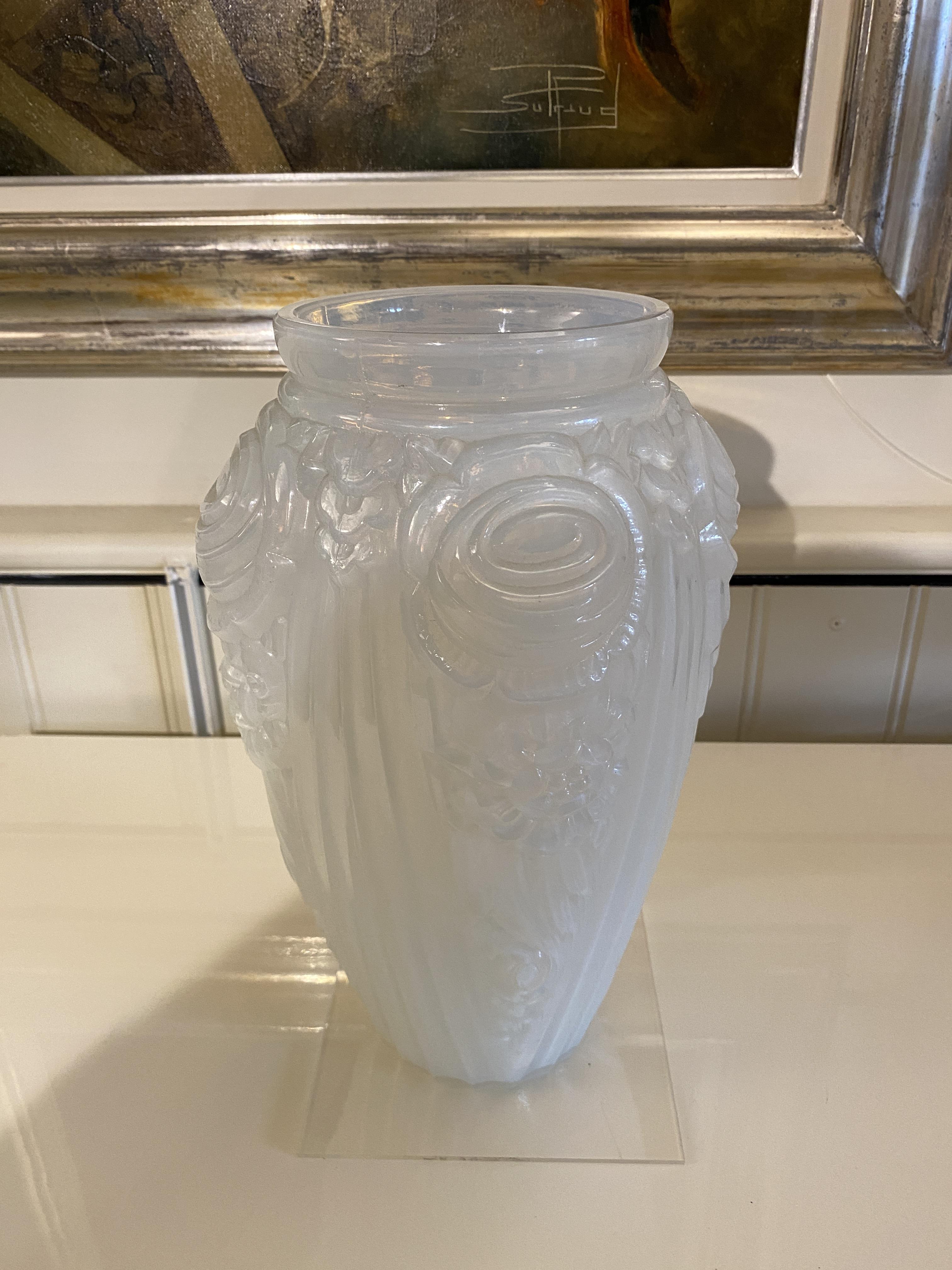 A pair of French Art Deco moulded opalescent glass vases, possibly by Sabina - Image 3 of 15