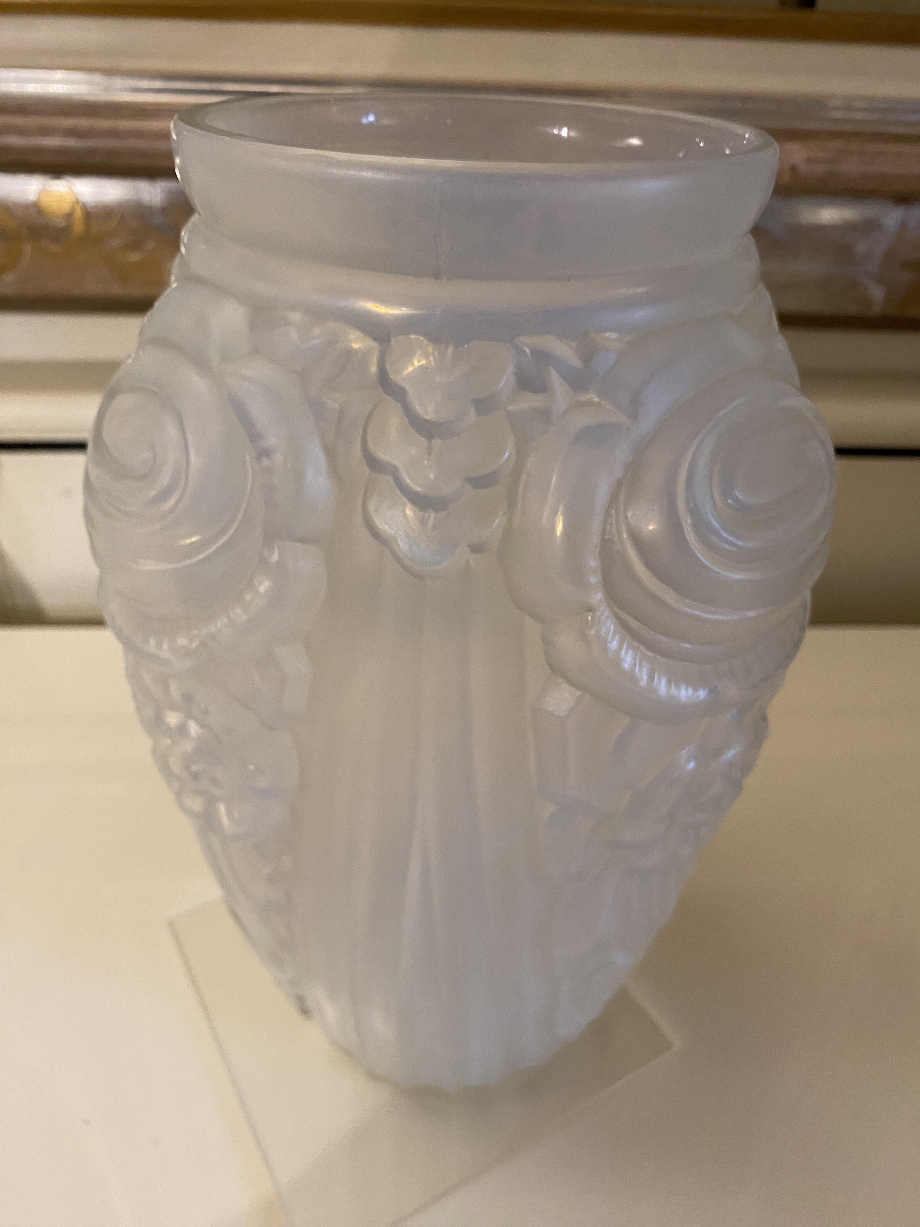 A pair of French Art Deco moulded opalescent glass vases, possibly by Sabina - Image 11 of 15