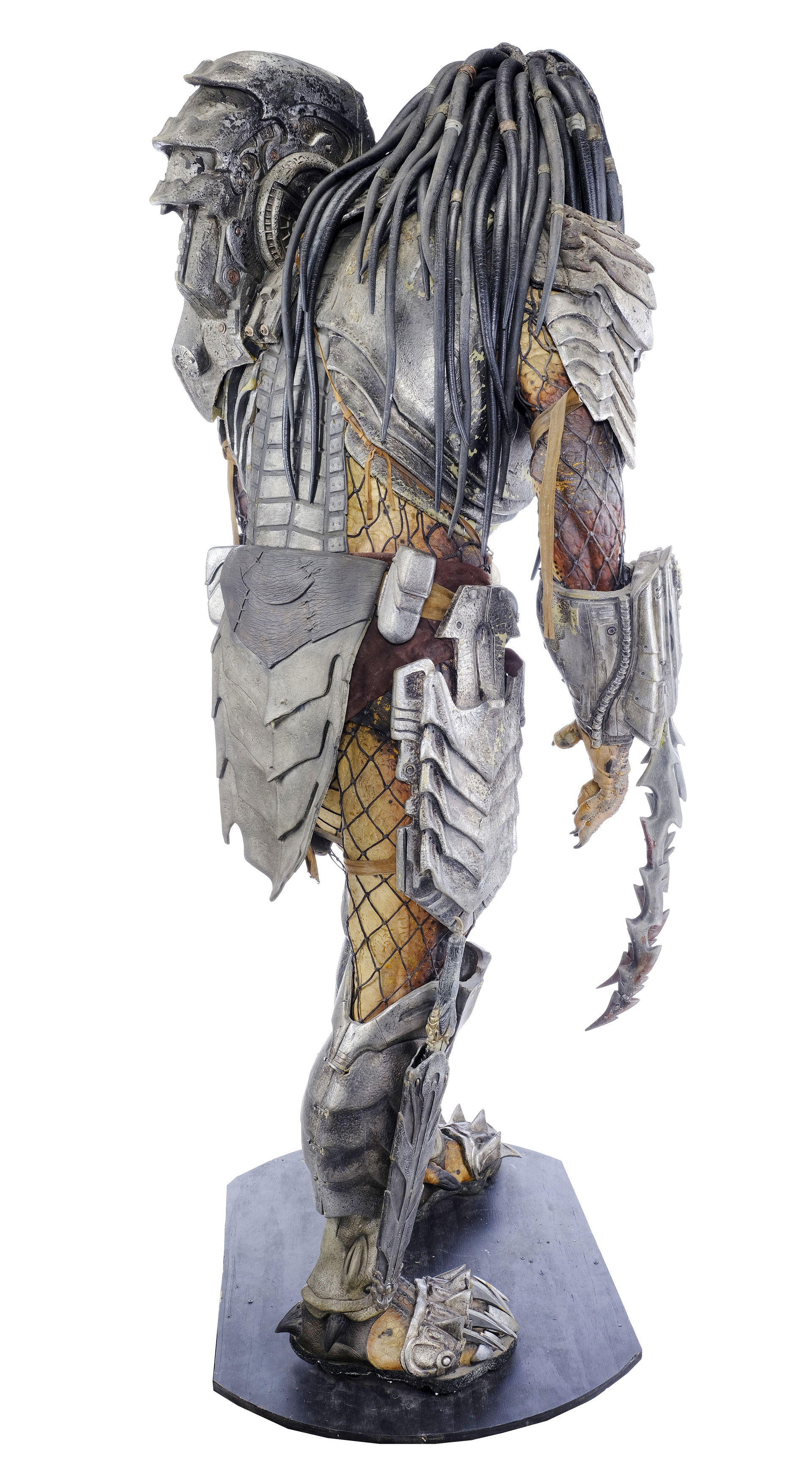 AVP: ALIEN VS. PREDATOR - Scar's (Ian Whyte) Predator Costume Display - Image 6 of 14