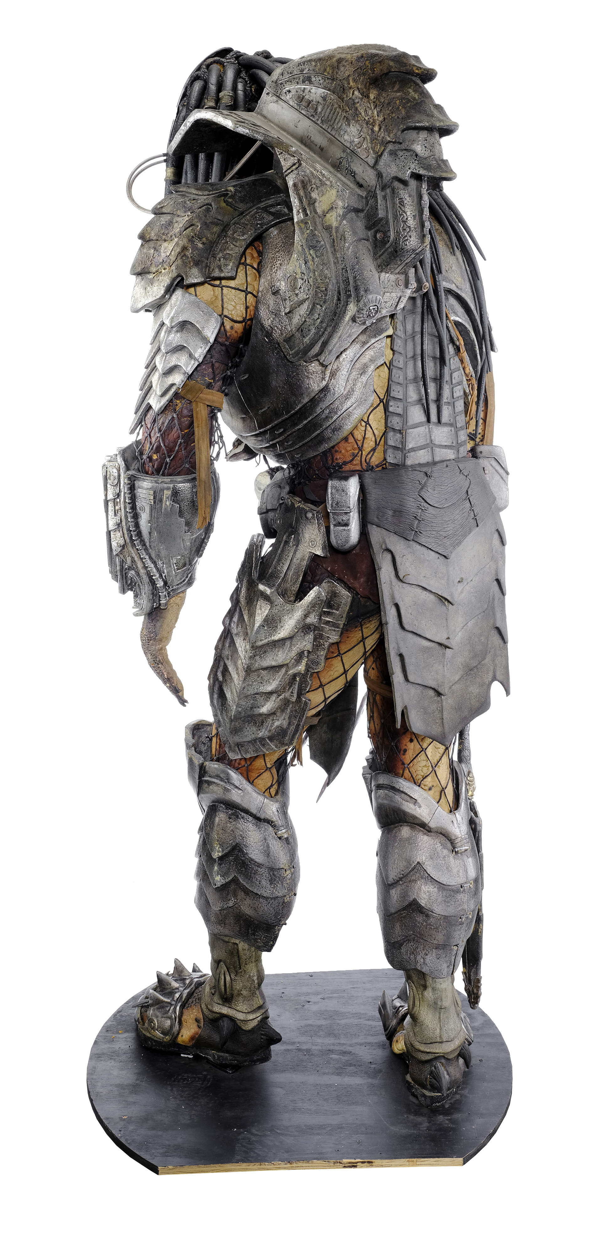 AVP: ALIEN VS. PREDATOR - Scar's (Ian Whyte) Predator Costume Display - Image 4 of 14