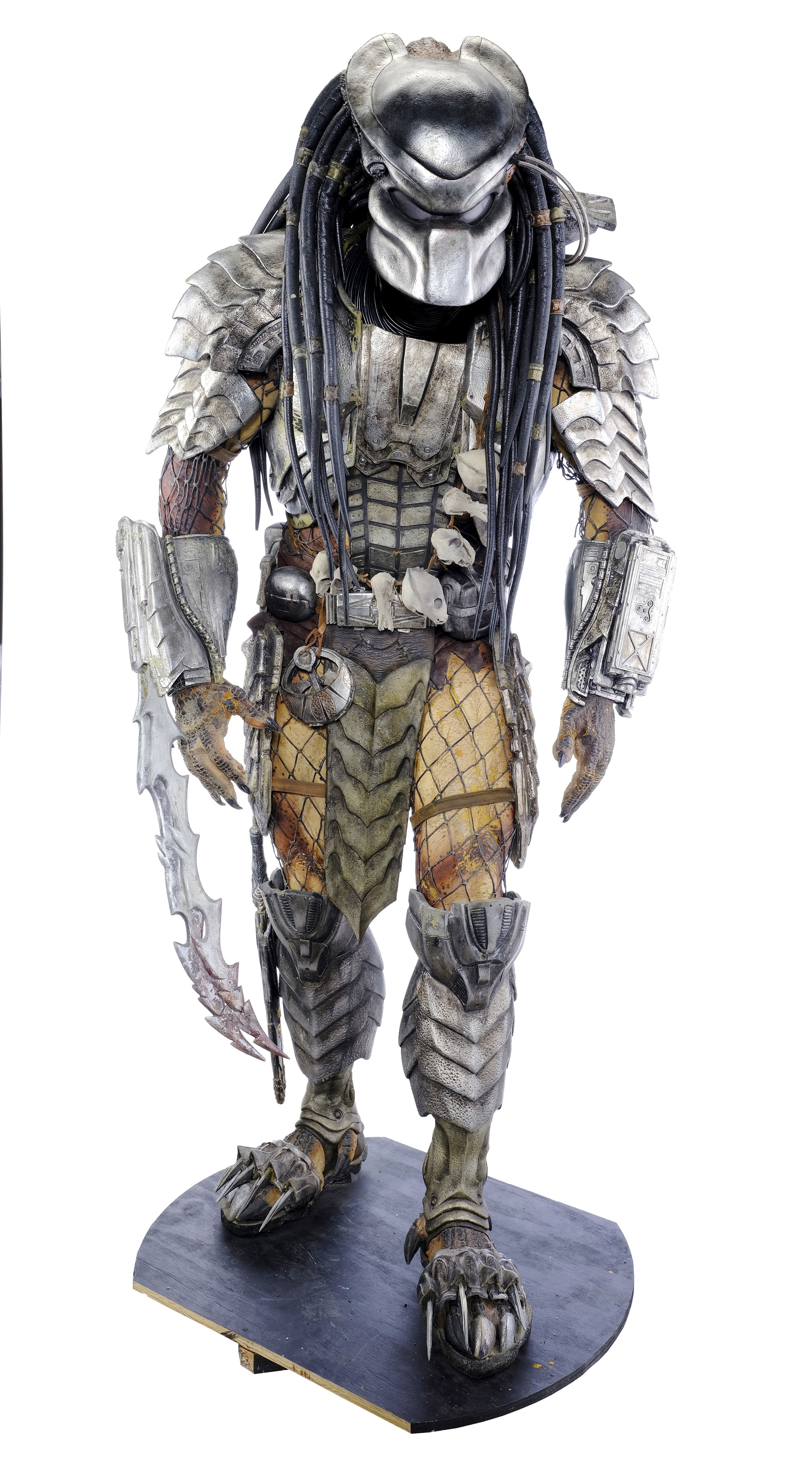 AVP: ALIEN VS. PREDATOR - Scar's (Ian Whyte) Predator Costume Display - Image 2 of 14