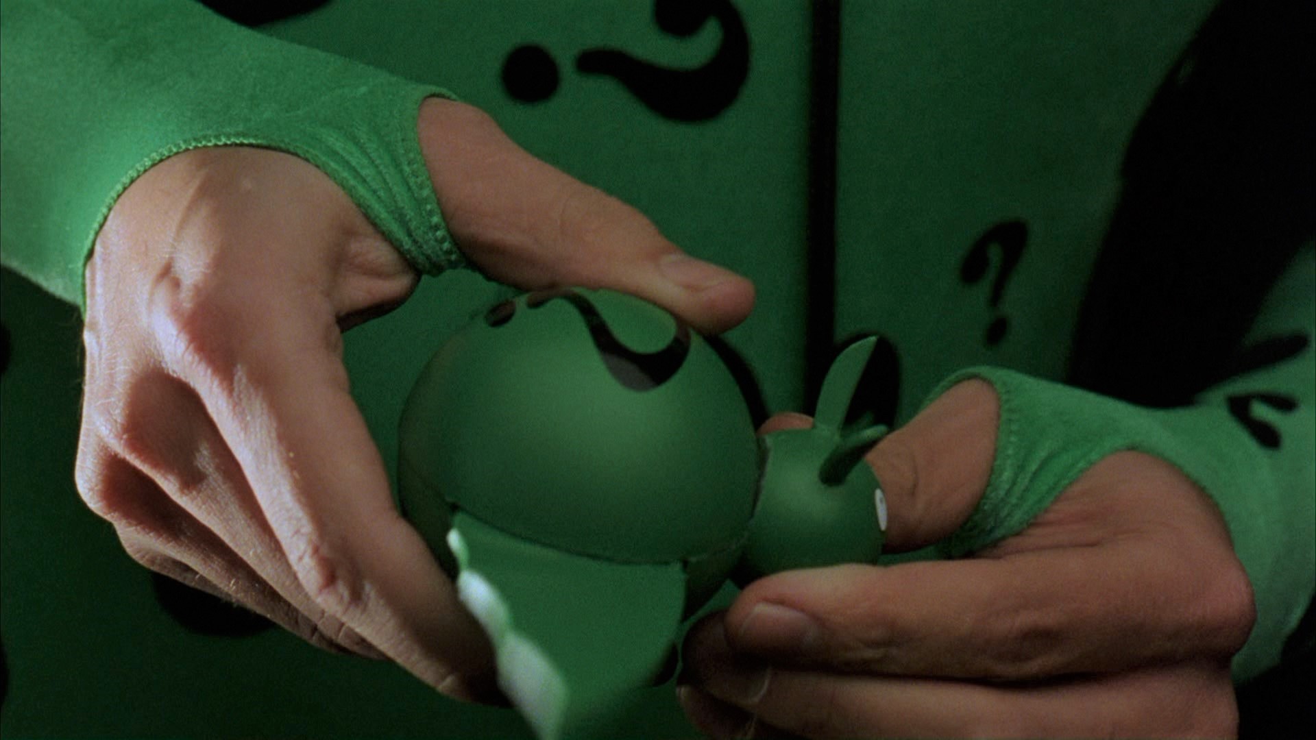 BATMAN FOREVER - The Riddler's (Jim Carrey) Functioning Bat Bomb - Image 12 of 14