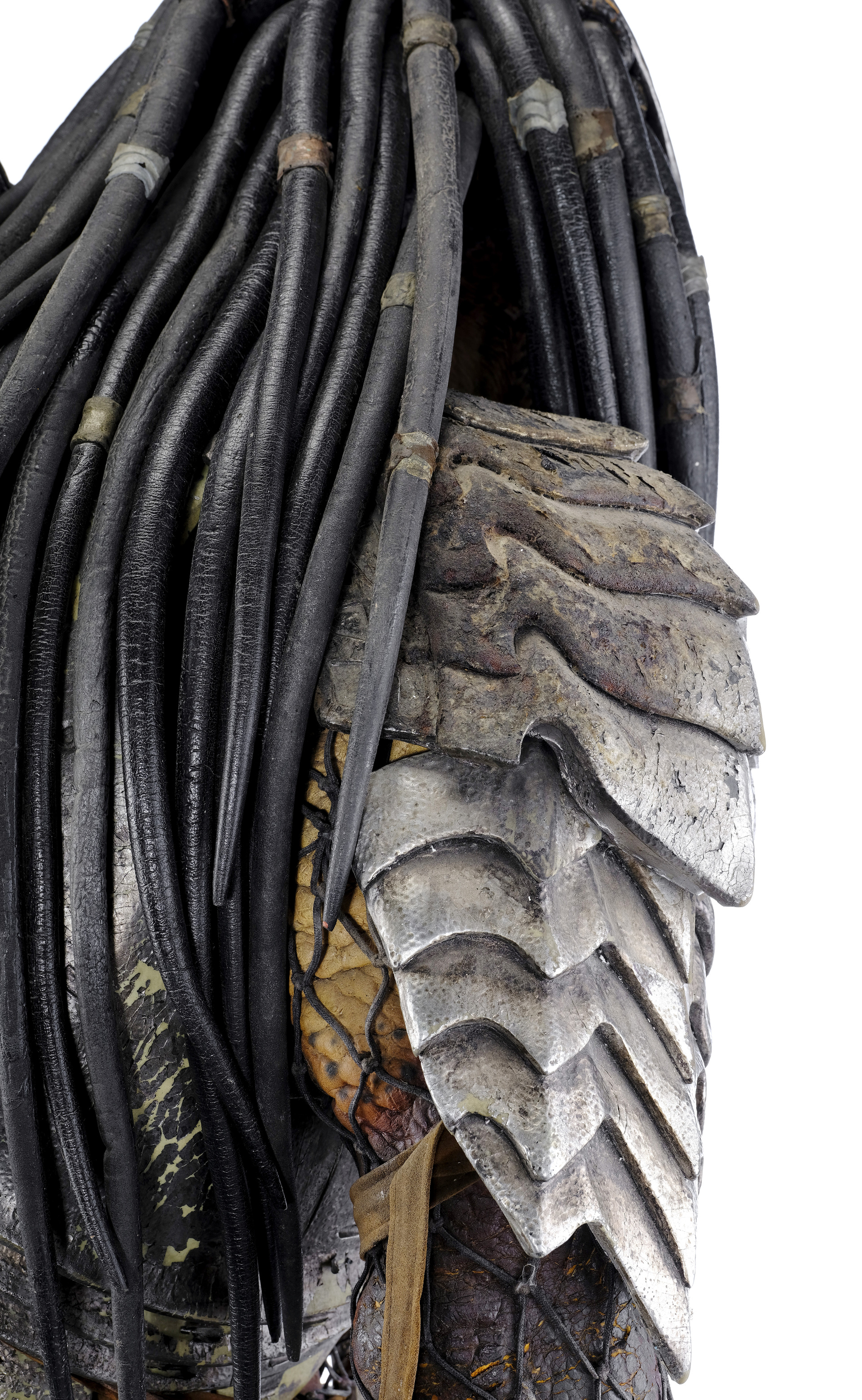 AVP: ALIEN VS. PREDATOR - Scar's (Ian Whyte) Predator Costume Display - Image 7 of 14