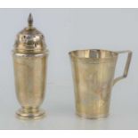 An early 20th century silver sugar drefter, Roberts & Dore, Birmingham 1919, 4.54toz, 15cm high, and