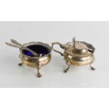 A pair of silver salts, with blue glass liners and spoons, 5.04 toz.