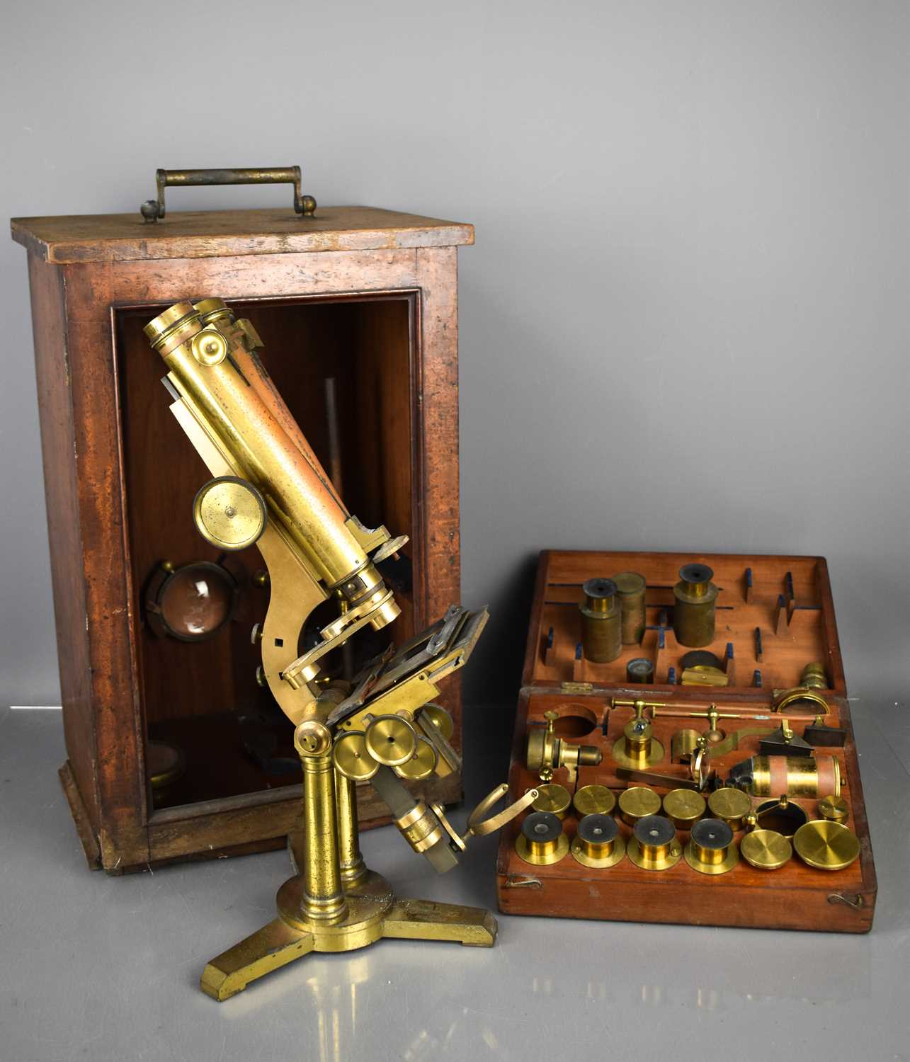 A 19th century Smith & Beck binocular Microscope in a mahogany case, the case holding a large - Bild 4 aus 4
