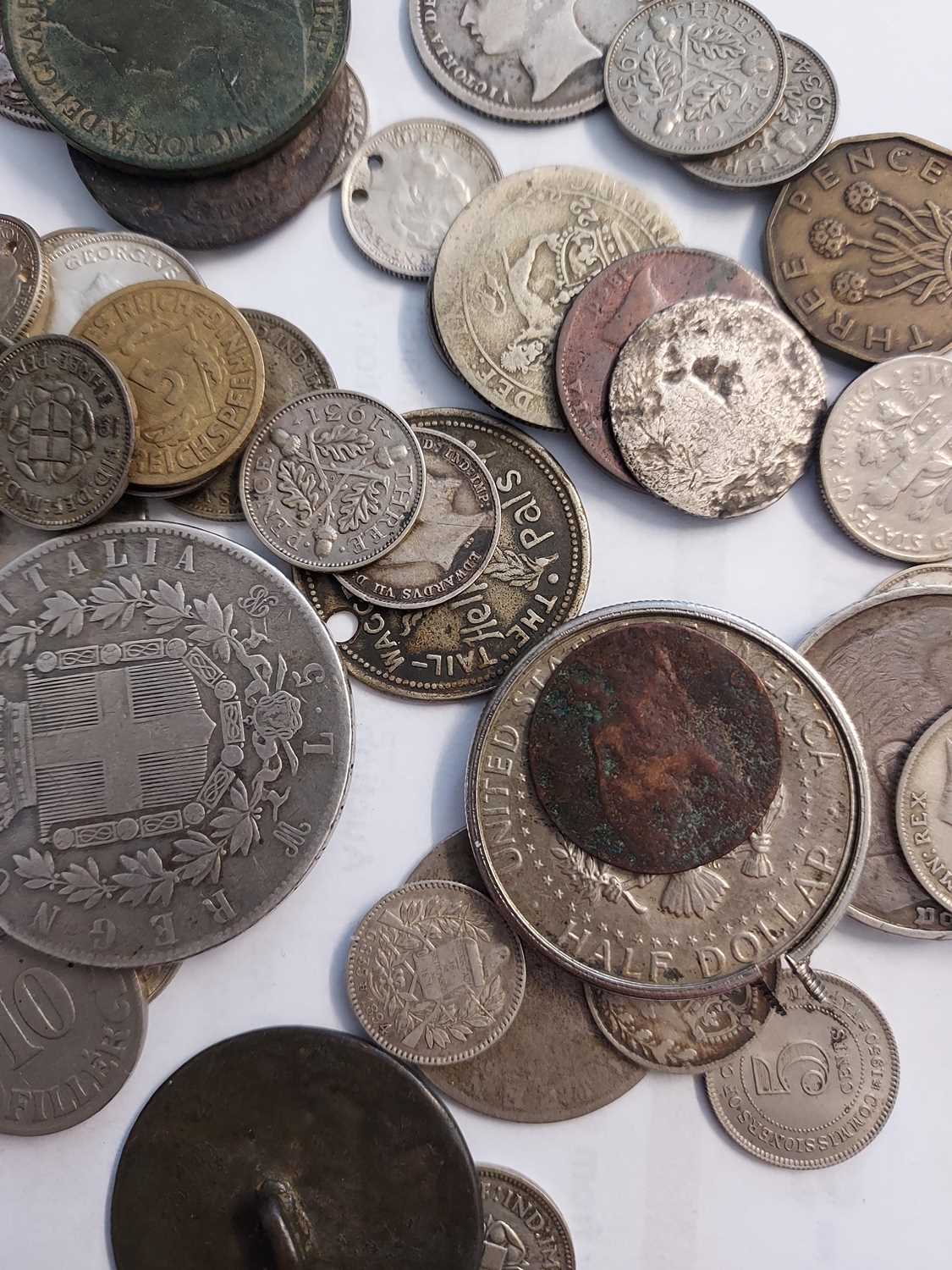 A group of 19th century and later coinage, mostly silver to include a 1937 crown, Victoria sixpence, - Bild 2 aus 3