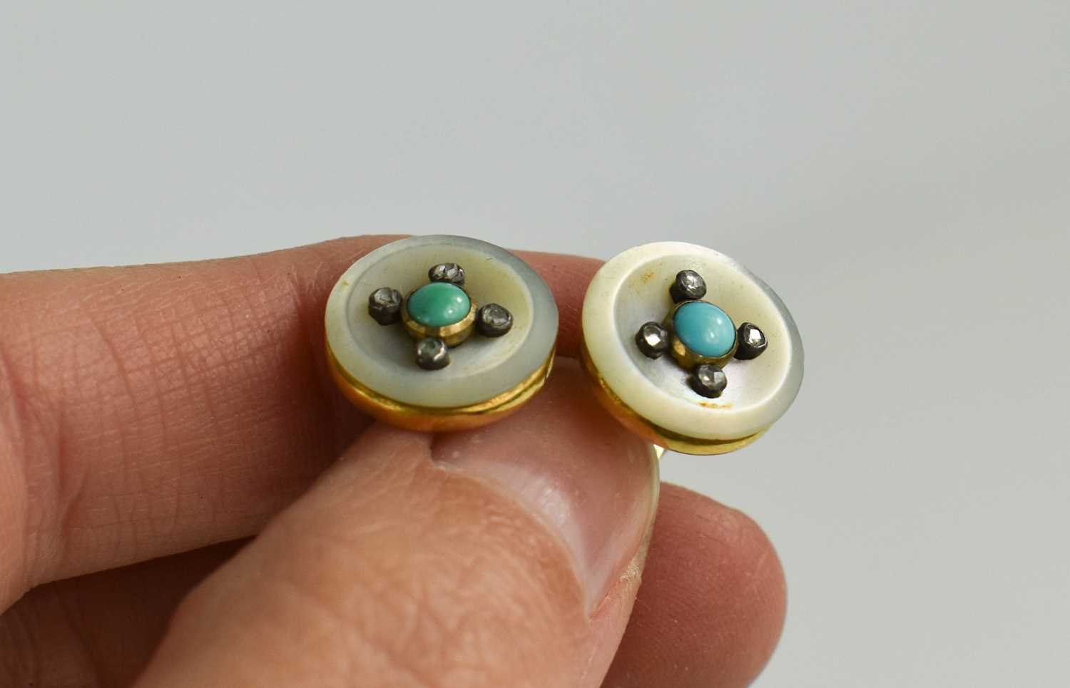 A pair of 19th century, likely Georgian diamond and turquoise studs, with central turquoise - Bild 4 aus 4