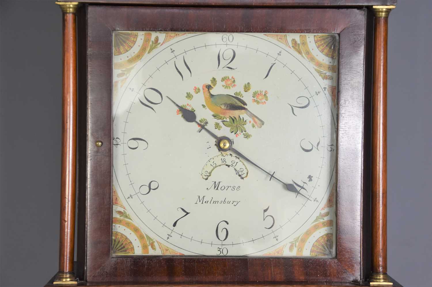 A 19th century oak and mahogany longcase clock, the dial with Roman numerals and calendar - Bild 2 aus 2