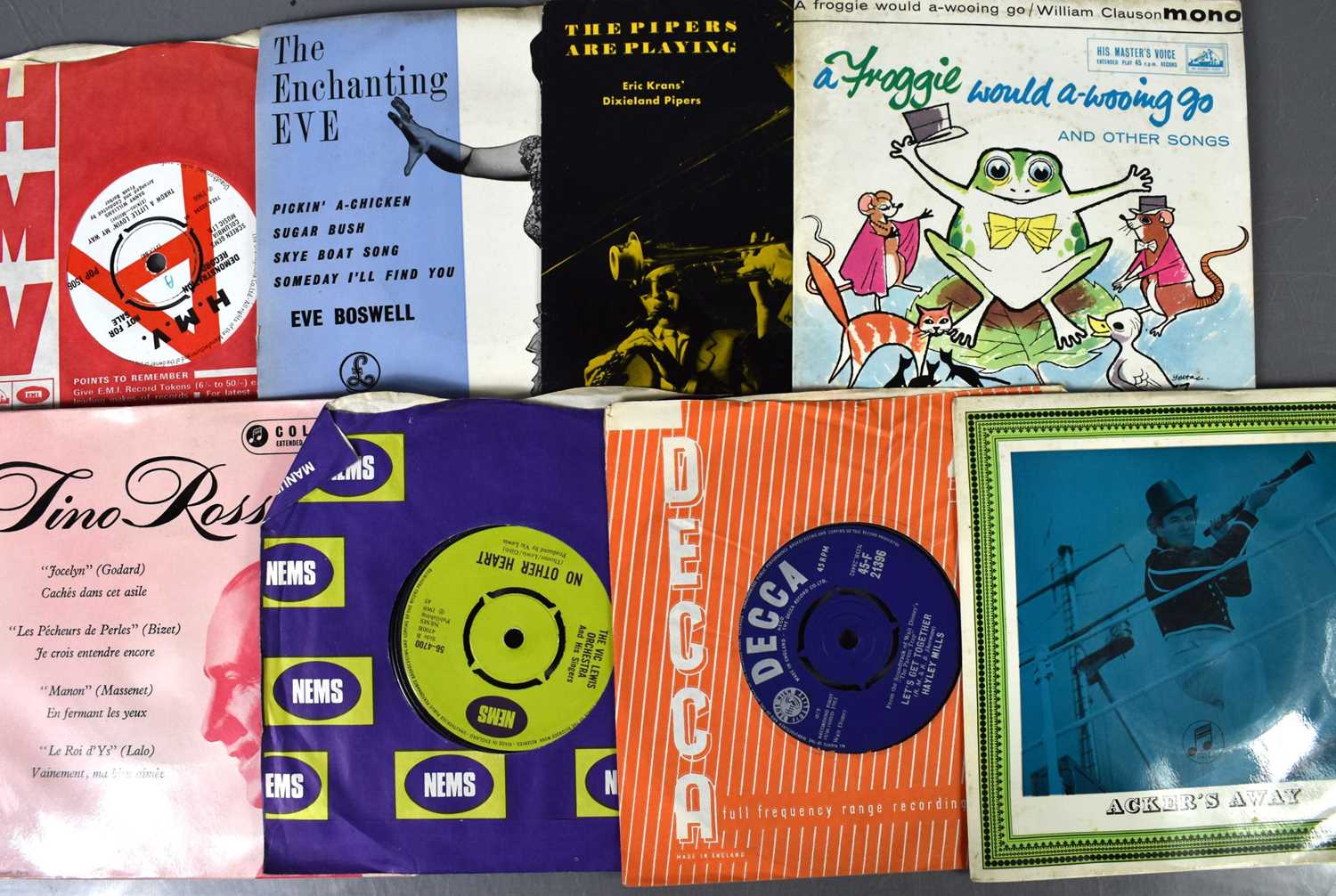 A group of 7" single records to include Ray Burns, Elvis Presley, George Browney, Johnathan King, - Bild 4 aus 15