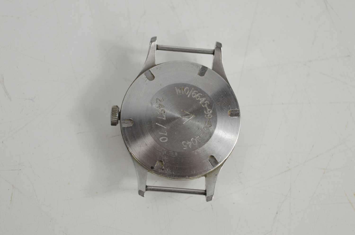 A Smiths W10 gentleman's military wristwatch with luminous steel hands, luminous hour markers, white - Bild 2 aus 2