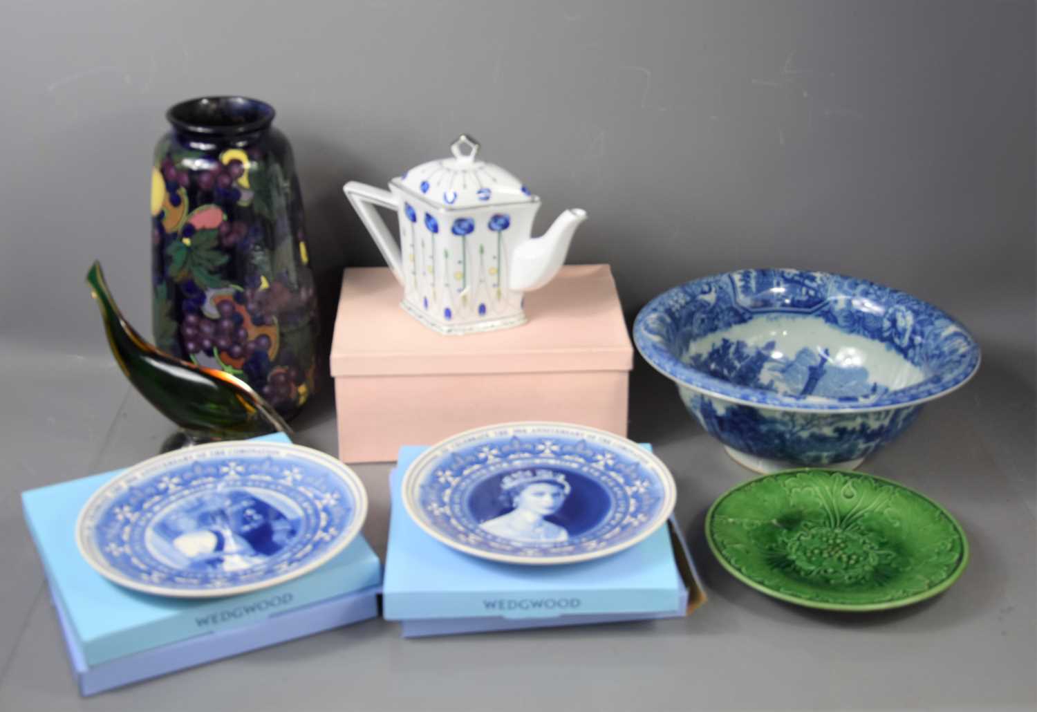 A group of pottery to include a Royal Stanley Ware vase, Ironstone blue bowl, Wedgwood commemorative