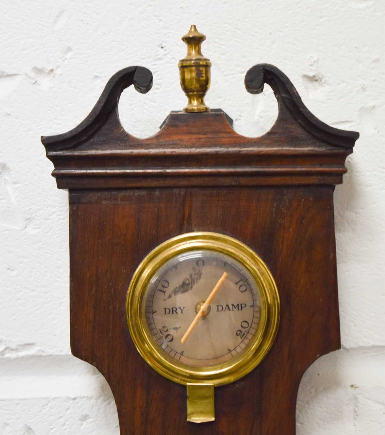 A late 19th century mahogany cased wheel barometer, 94cms tall - Bild 2 aus 3