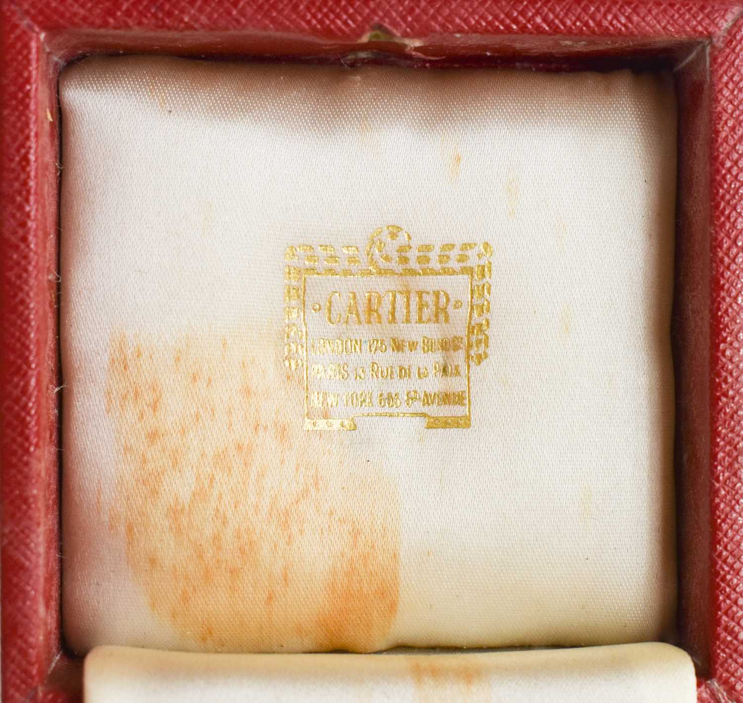 A 9ct gold pill box and lid, by Cartier, the box and lid stamped 375, and initialled, in the - Bild 5 aus 7