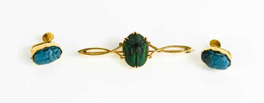 A gold (tested as 18ct) and scarab beetle bar brooch, together with a pair of screw on earrings