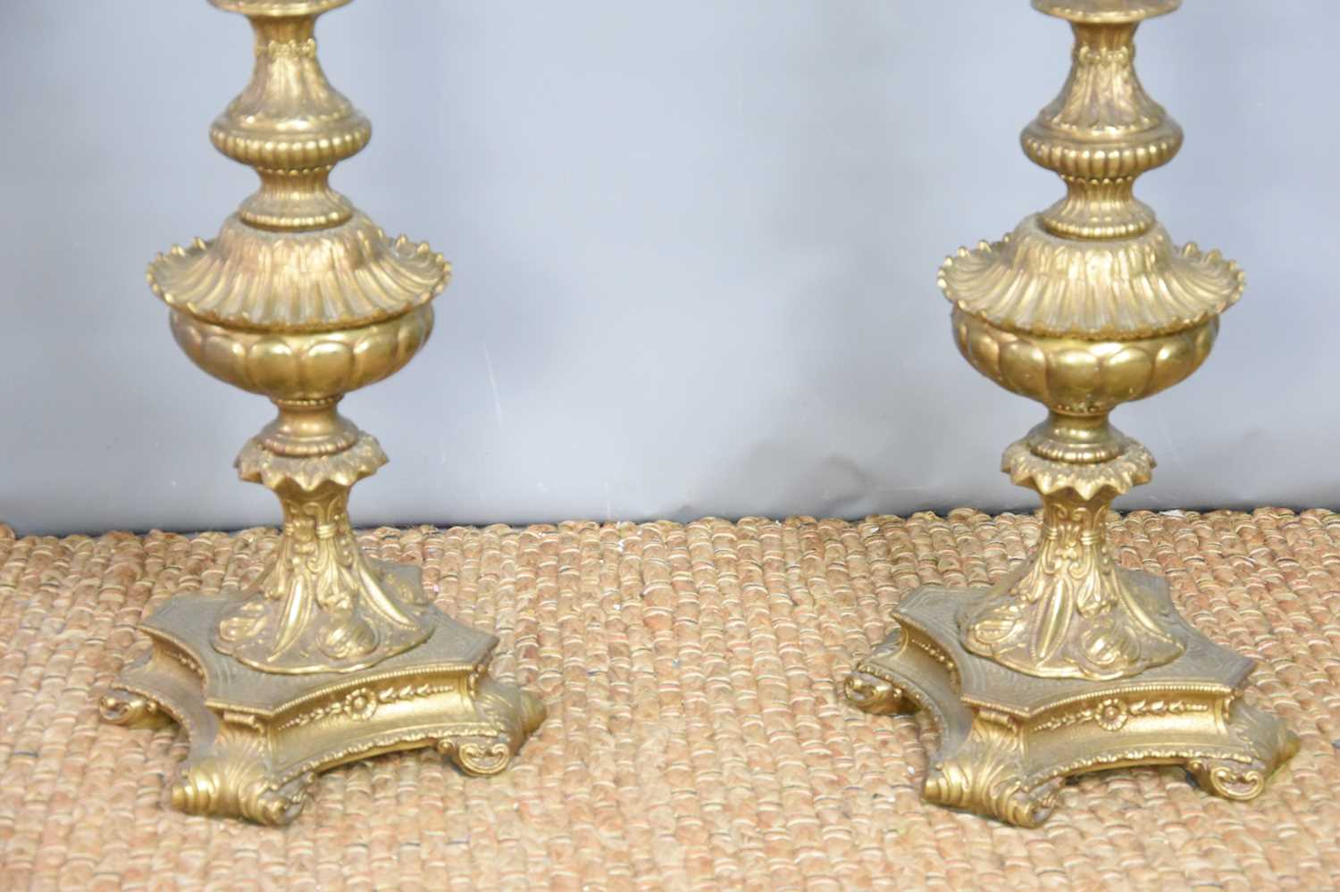 A pair of 19th century brass standard lamps, , converted to electric with cream silk shade and - Bild 2 aus 3