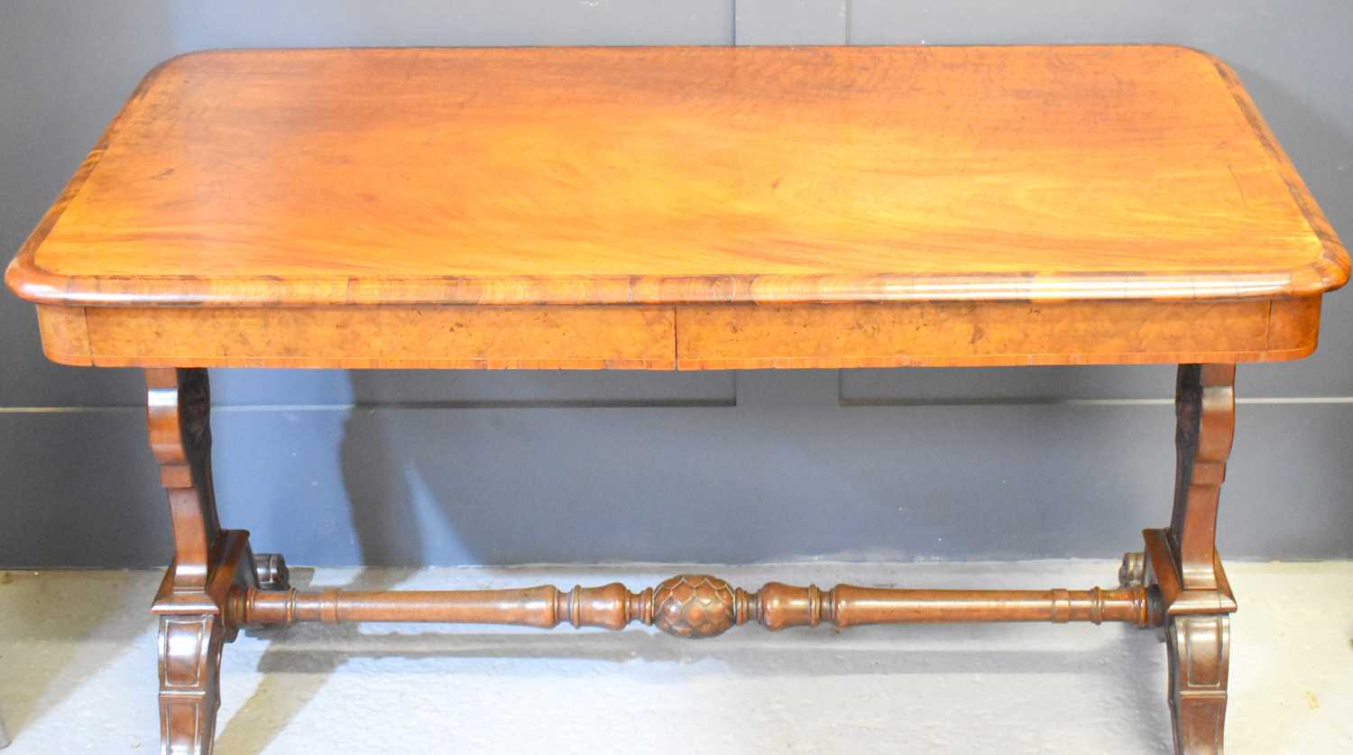 A 19th century Gillows mahogany and crossbanded burr walnut library writing table with drawer below, - Bild 2 aus 2
